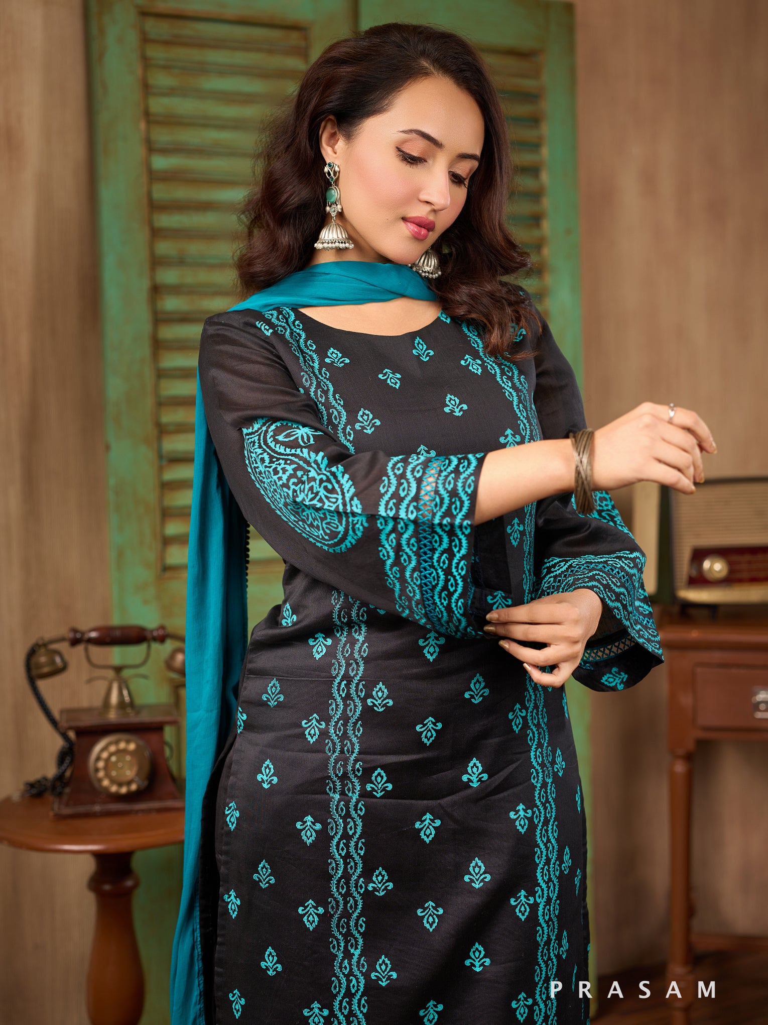 Neel Tara Chanderi Kurta Set
