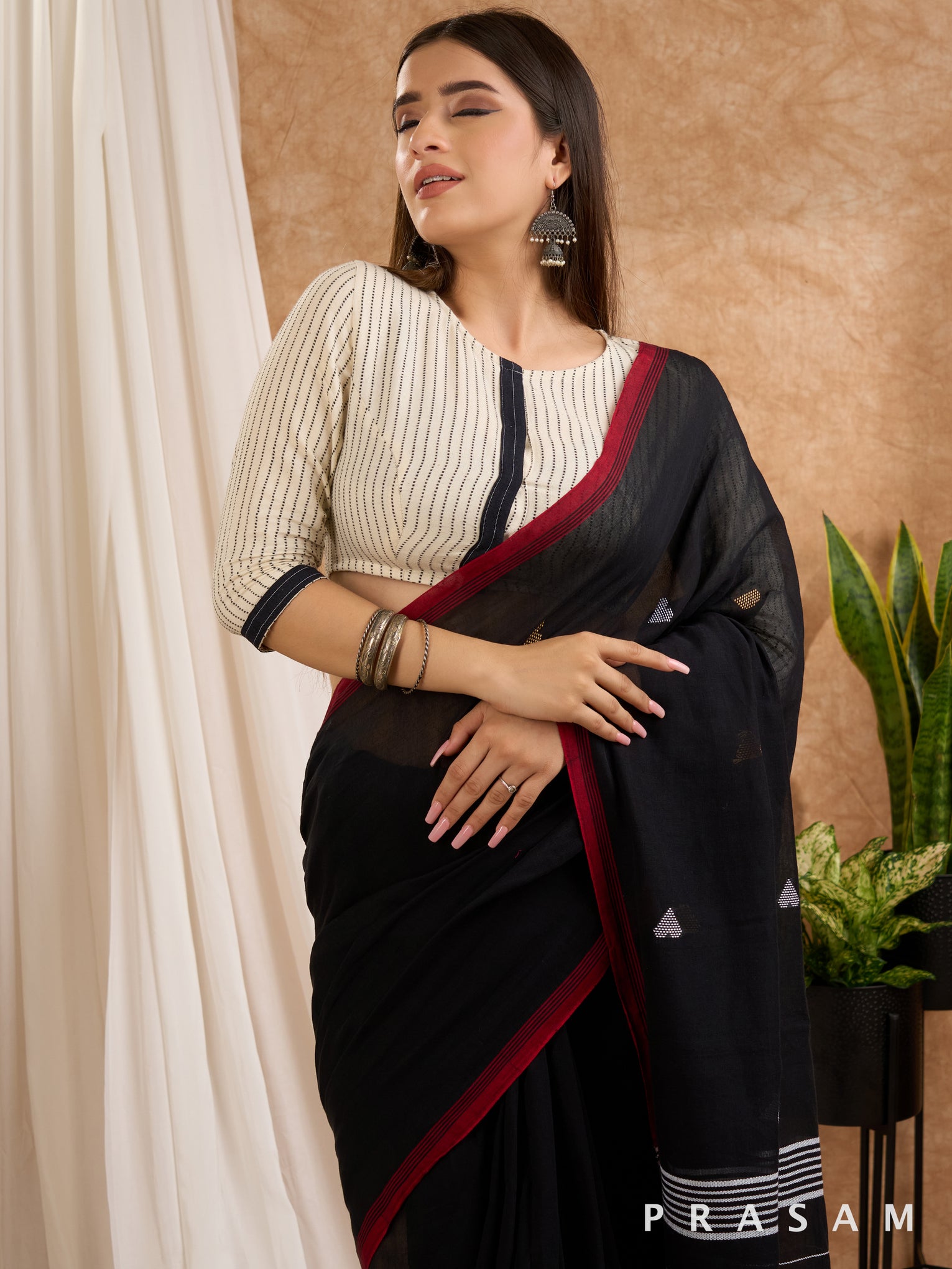 Ridhaa - Cotton Jamdani Saree
