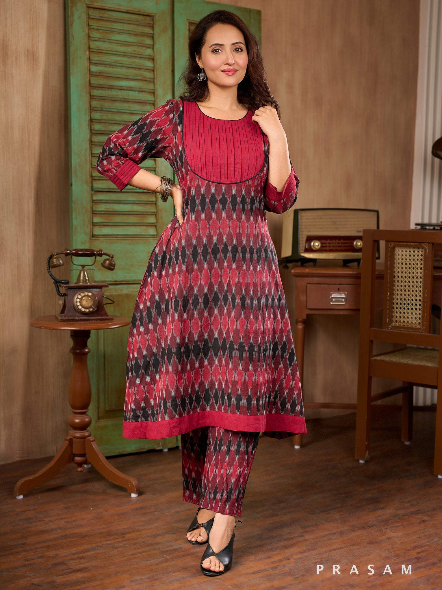 Surkhi Gulzar Ikat Kurta Set