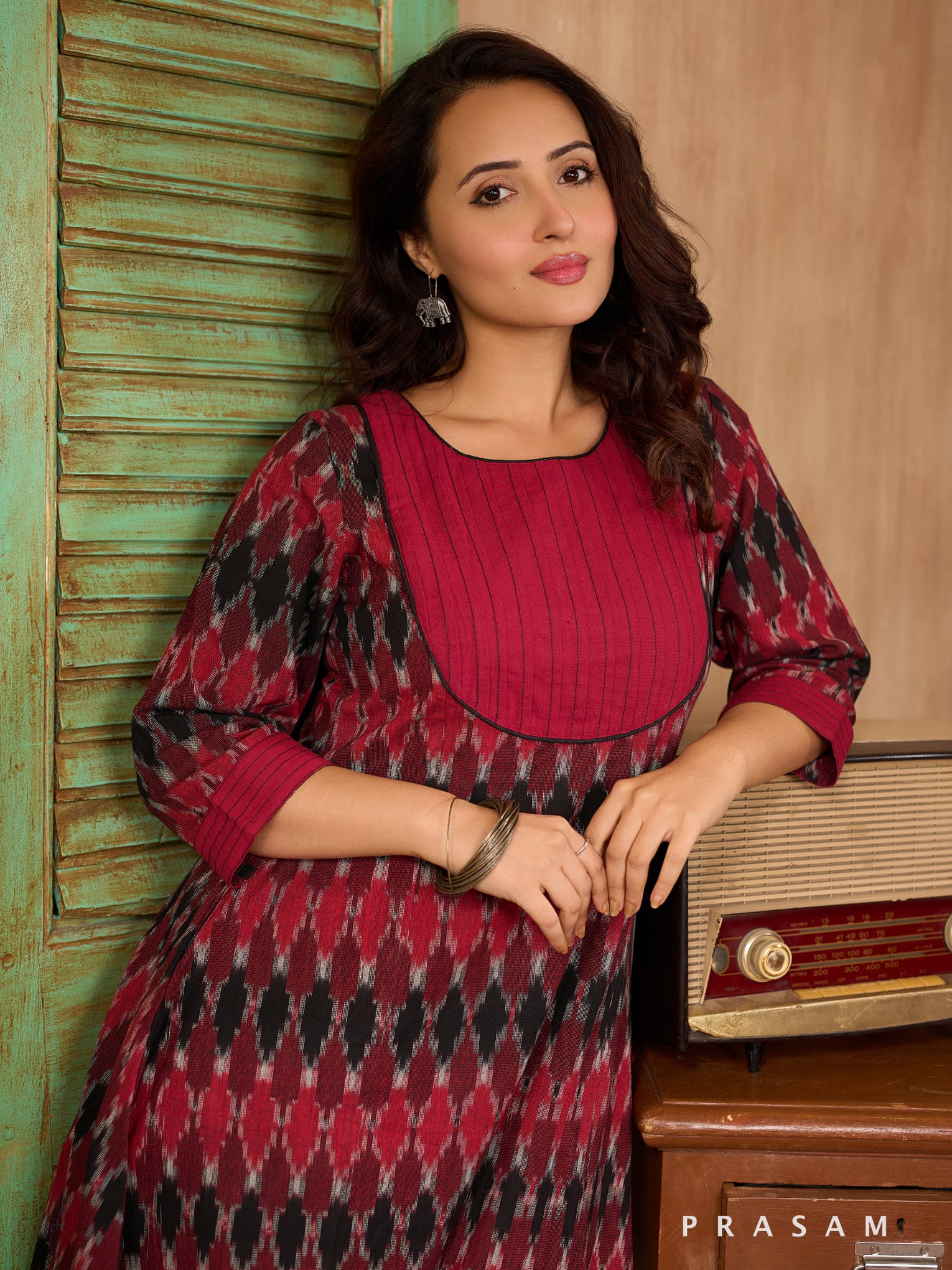 Surkhi Gulzar Ikat Kurta Set