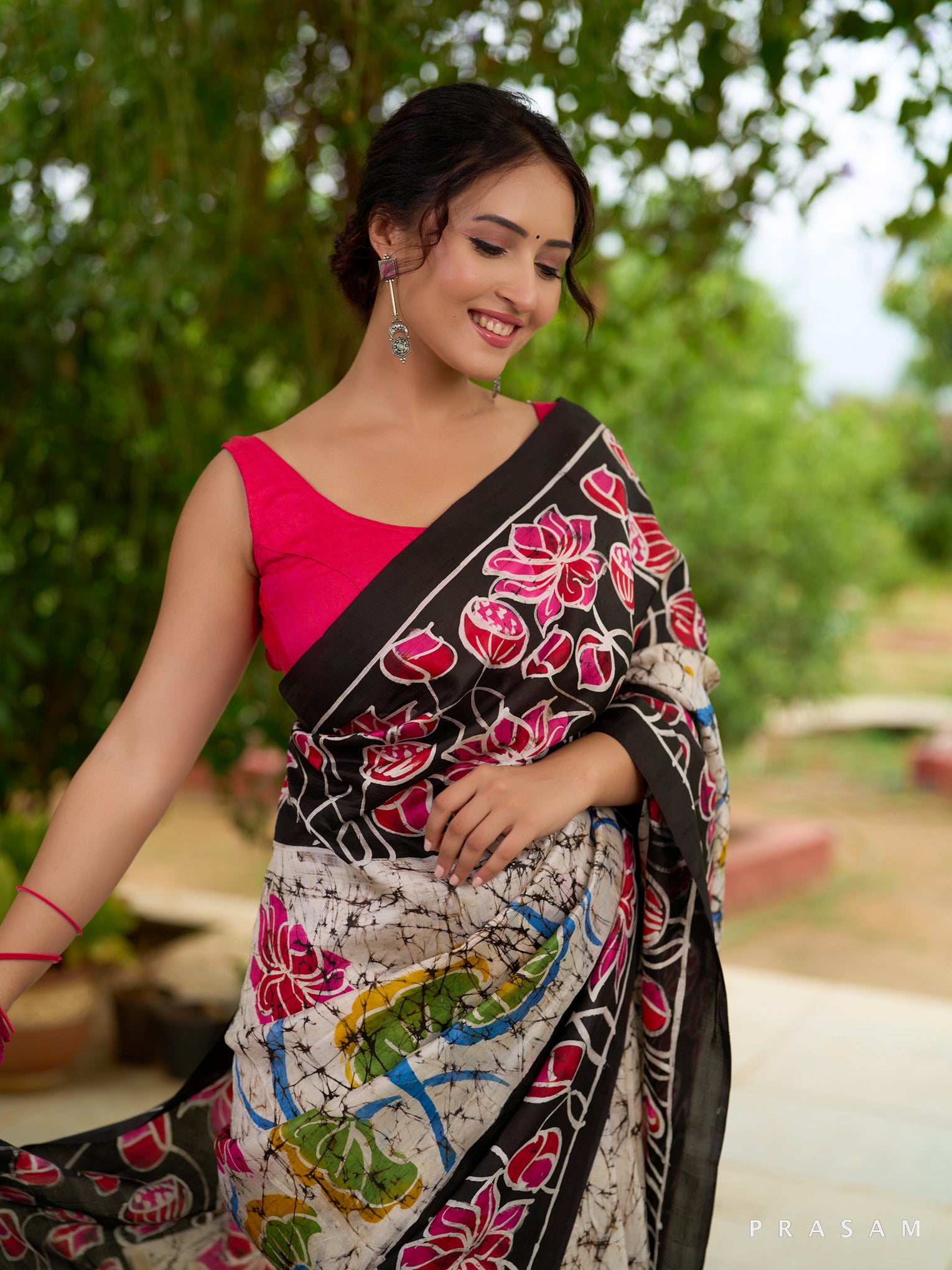 Pearl Patina Black Blossom Edging Pure Silk Sarees