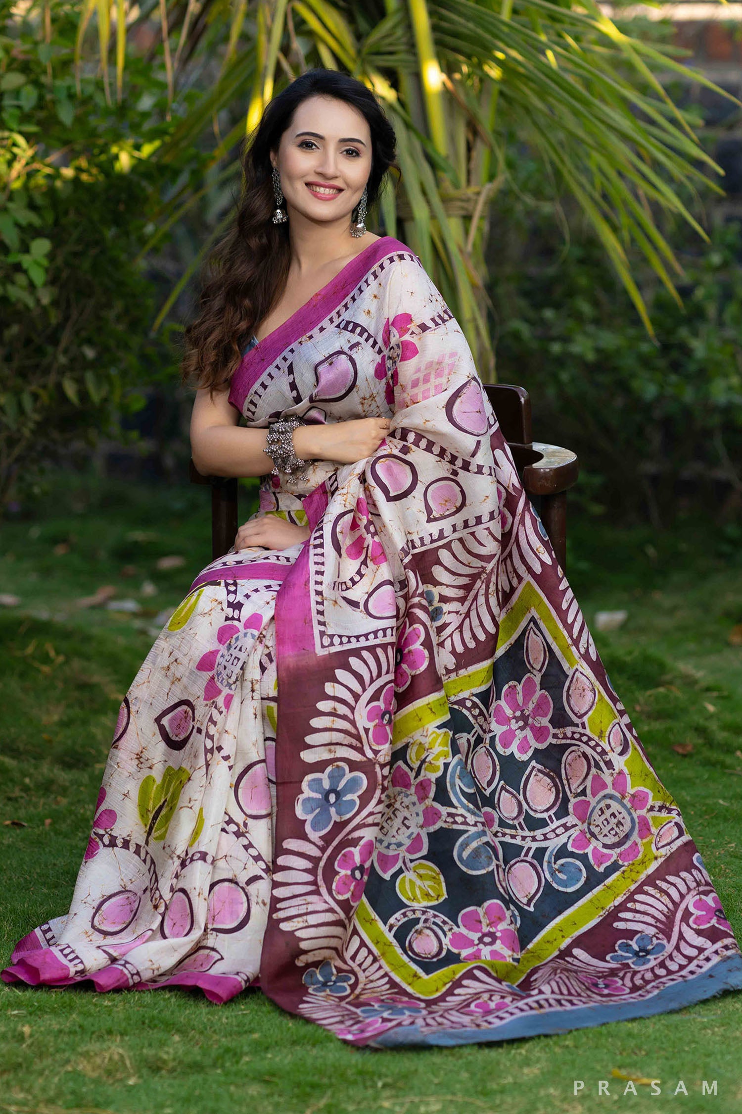 Snowy Lily Floral Design Batik Silk Saree