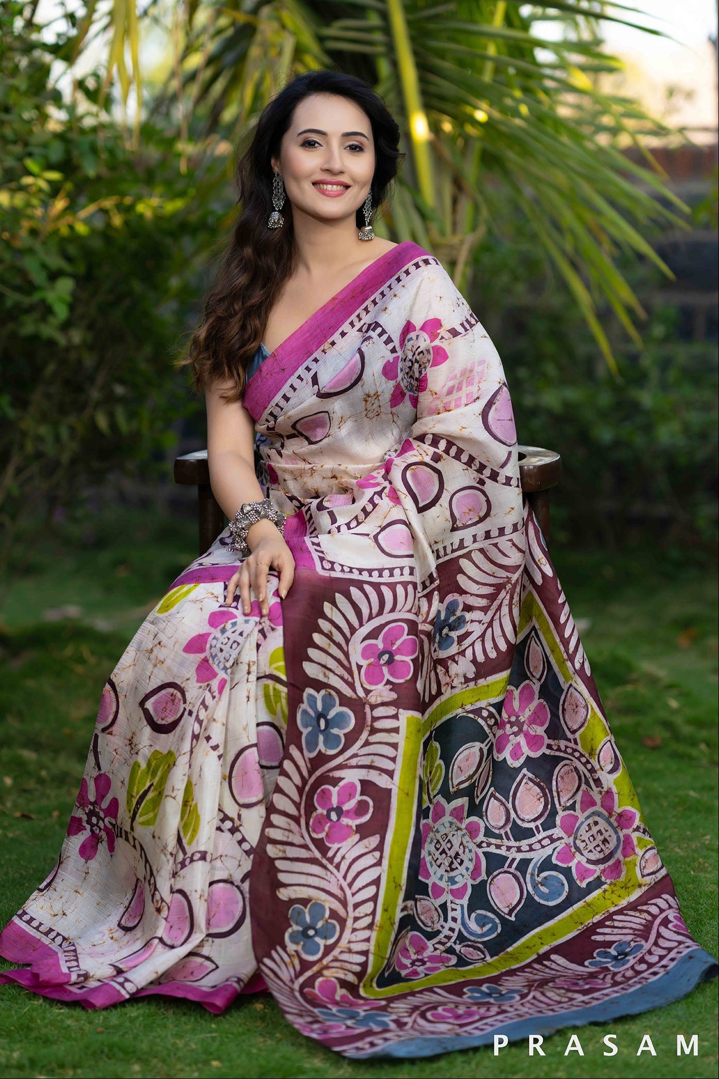 Snowy Lily Floral Design Batik Silk Saree