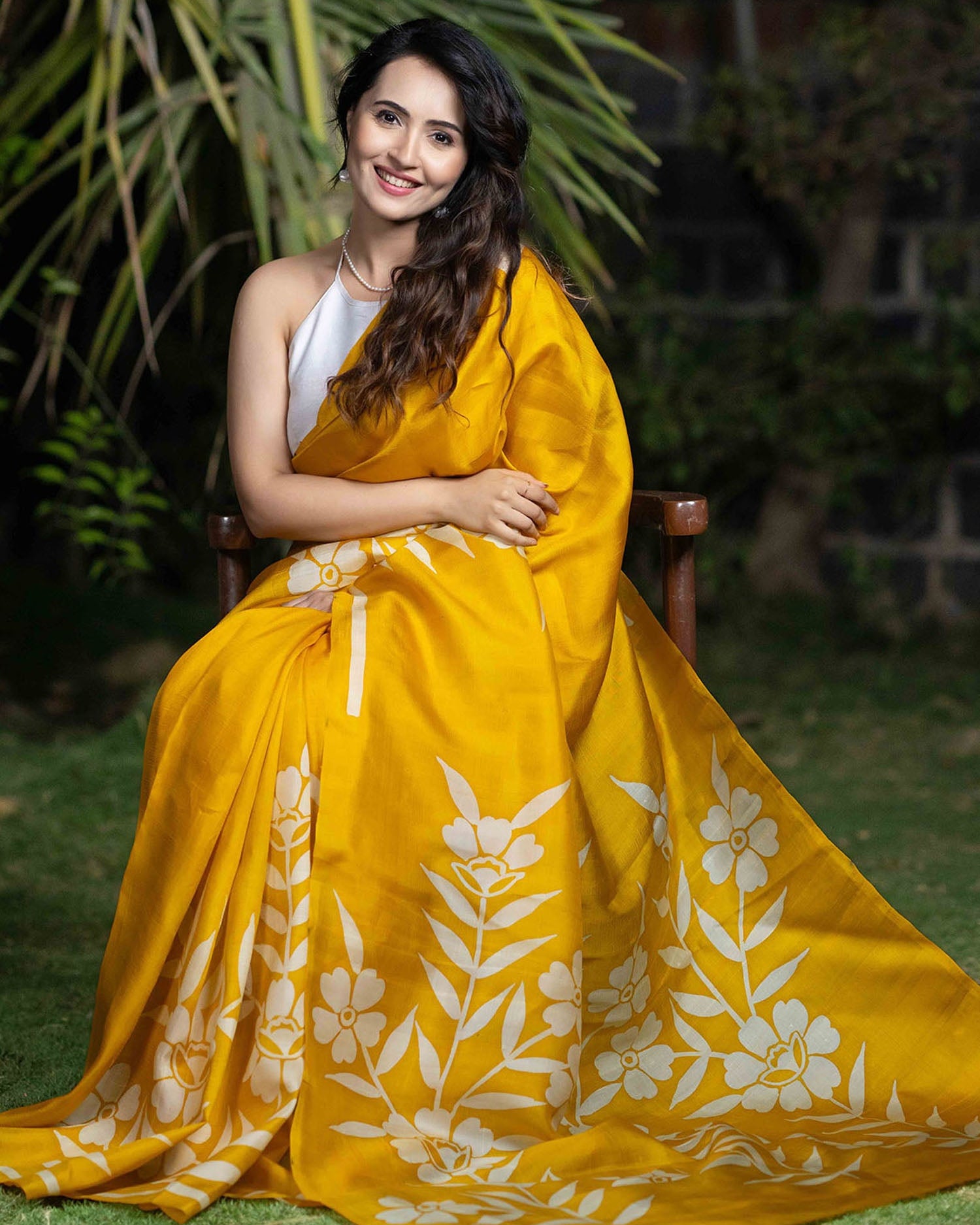 Anika Yellow Bold Floral Hand Paint Silk Saree