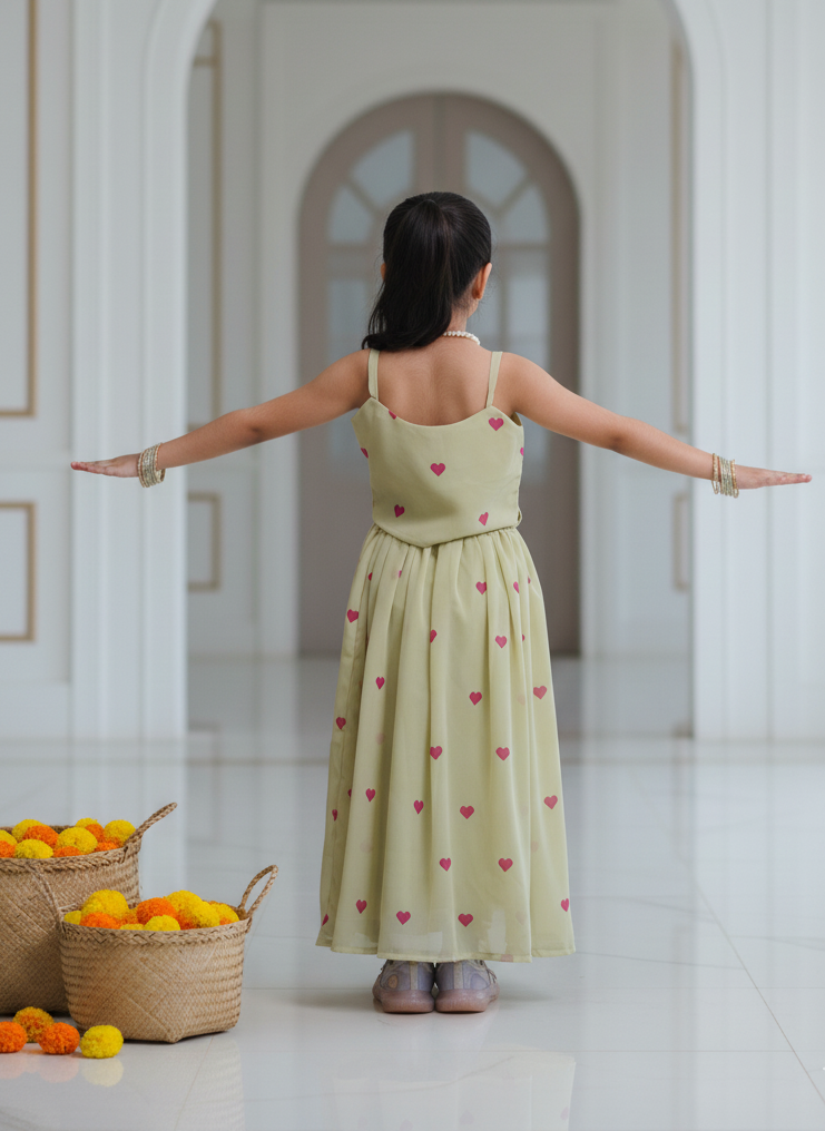 Celebrate her festive spirit with our handcrafted georgette block-printed top & skirt set. ✨
Soft, flowy & comfortable — blending modern charm with traditional artistry for every special occasion.