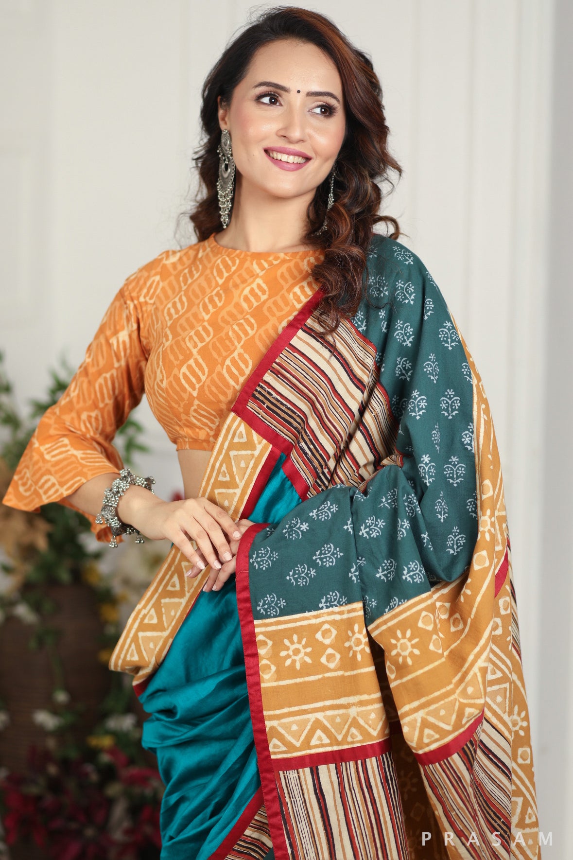 Hand Block Printed Bell Sleeve side Zipper Cotton Blouse Prasam Crafts