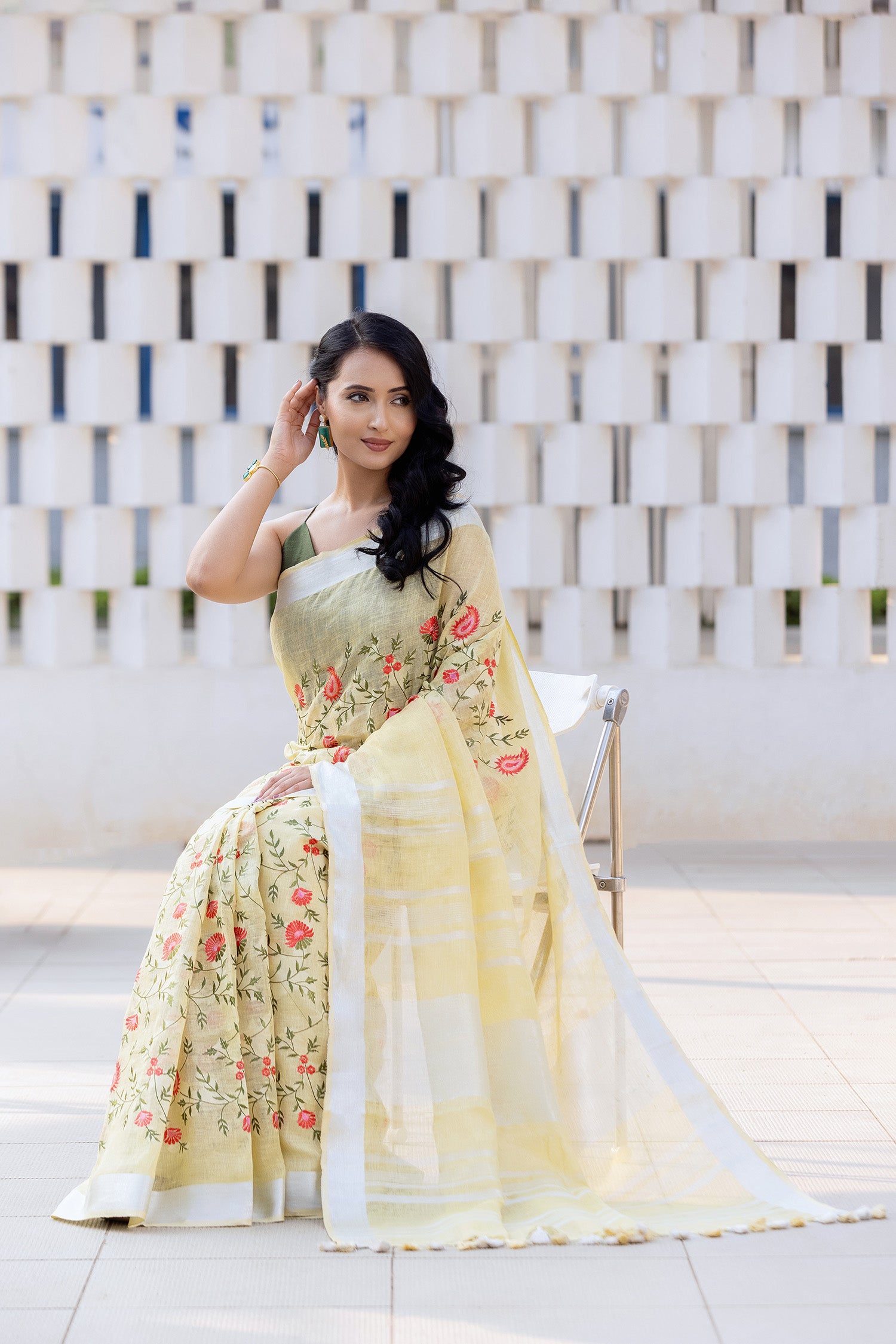 Sober Summer Linen Embroidery Saree Prasam crafts