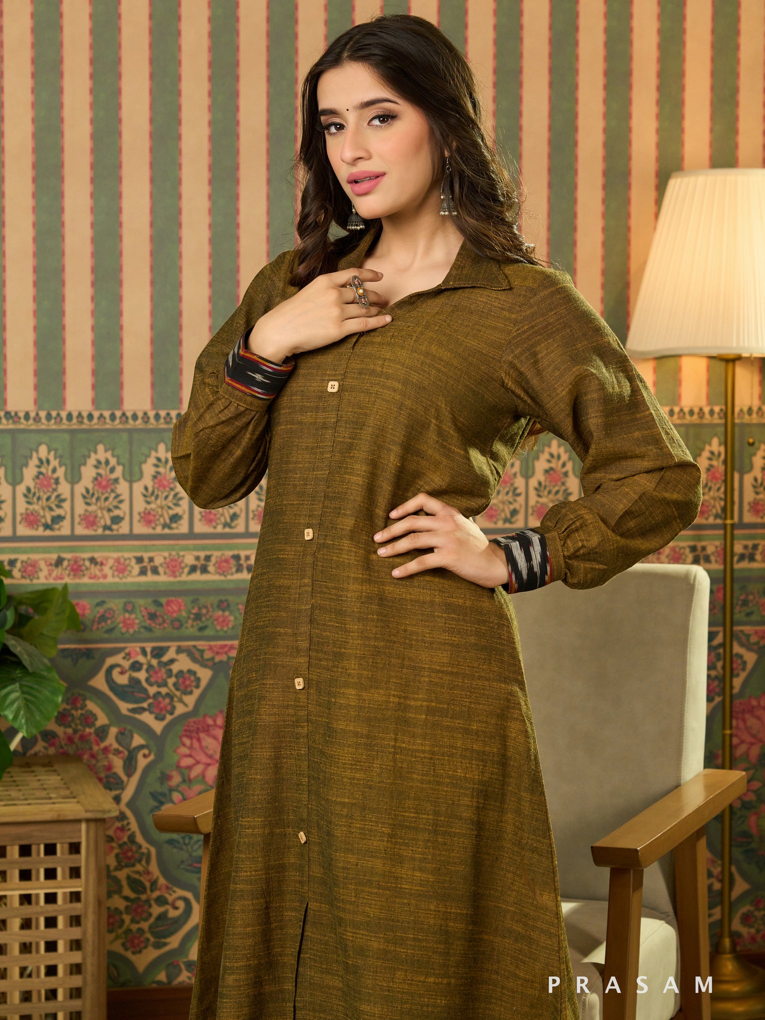 Aairah Amroha Kurta Set With Ikat Detailing