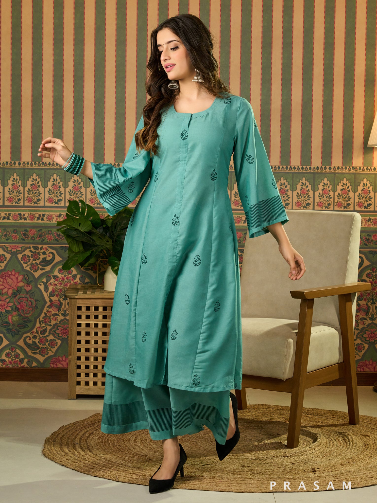 Sage Kamal Kalidar Kurta Set