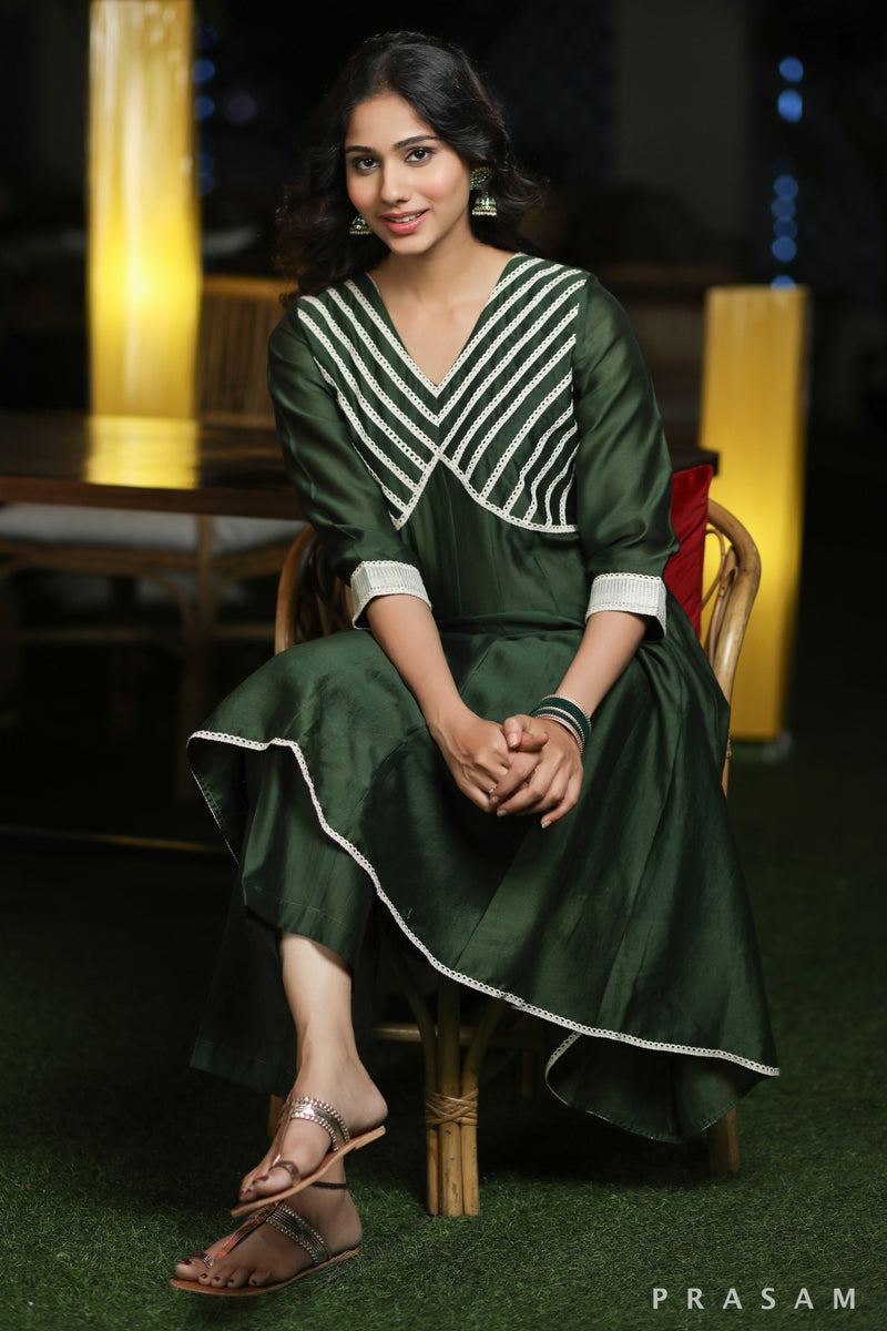Regal Emerald - Sleek Chanderi Silk Kalidar Kurta Set With Lace Detailings