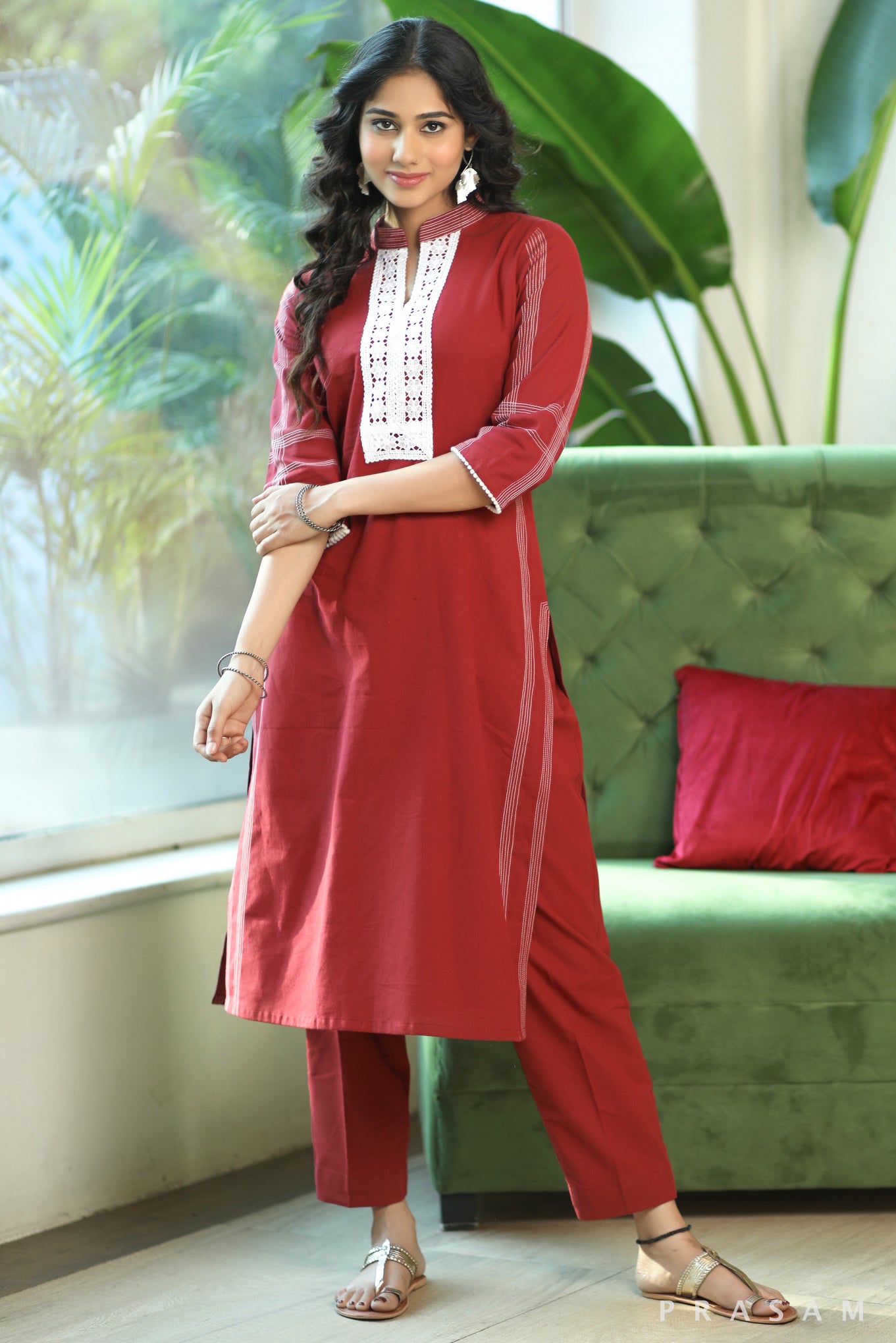 Ethno Stitches Designer Handloom Cotton Kurti With Lace And Stitched Detailings (Pants Optional)