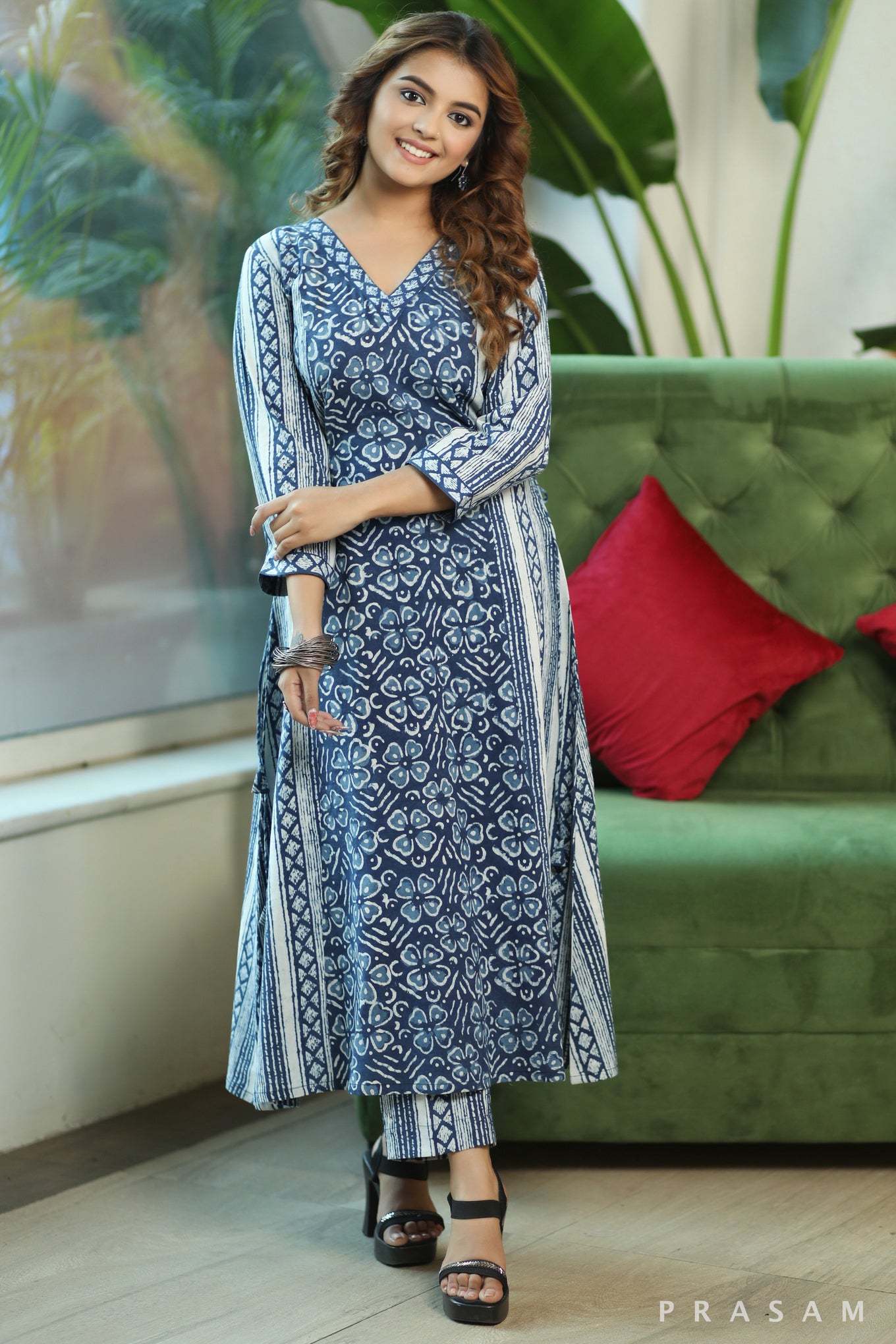 Bagru Blossom Attractive Indigo Cotton Bagru Set With Tie-up Details