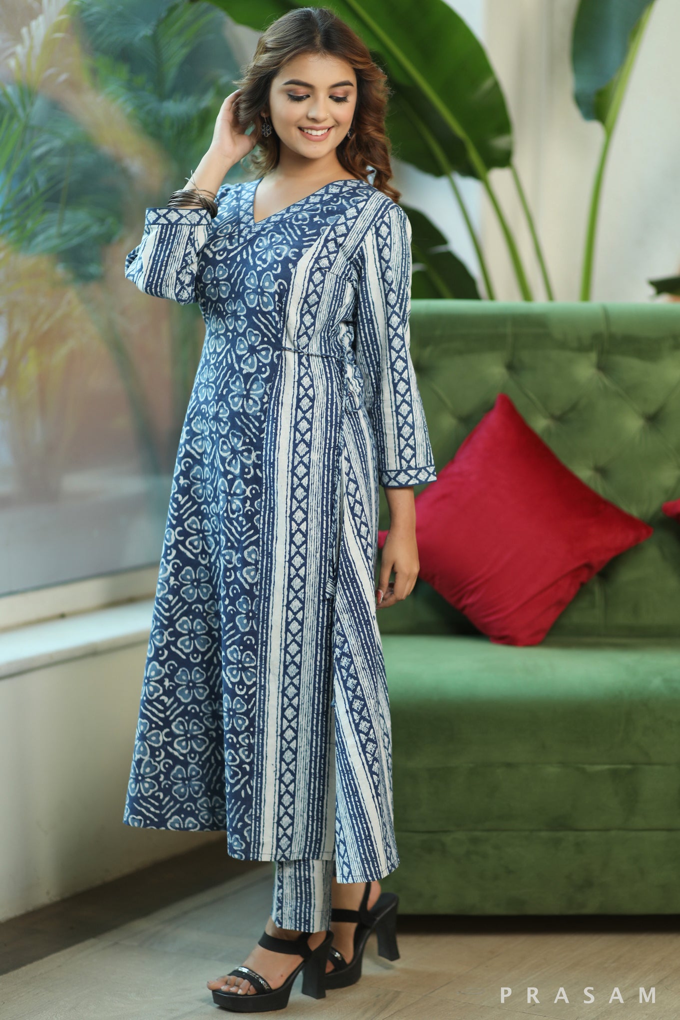 Bagru Blossom Attractive Indigo Cotton Bagru Set With Tie-up Details