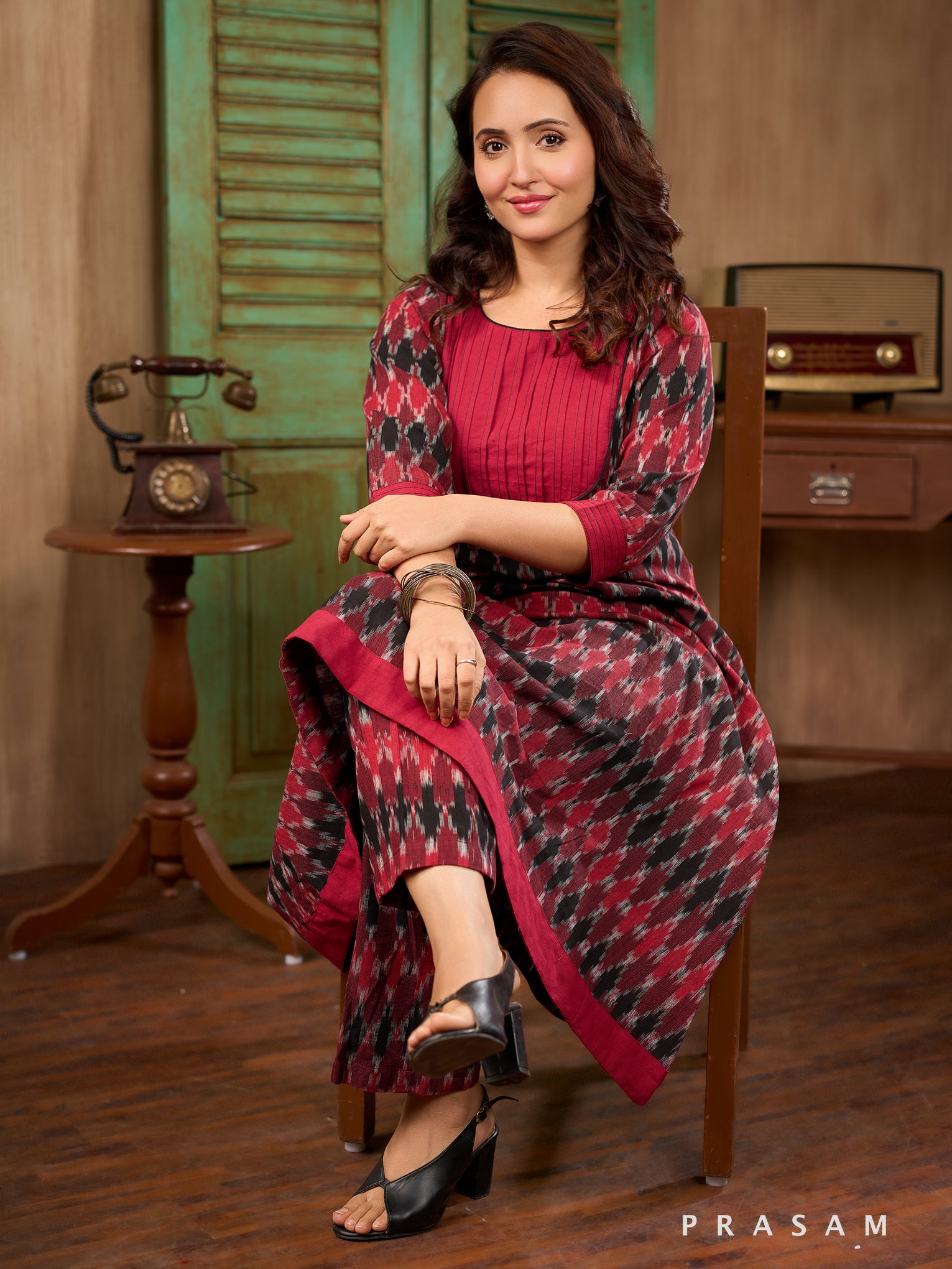Surkhi Gulzar Ikat Kurta Set