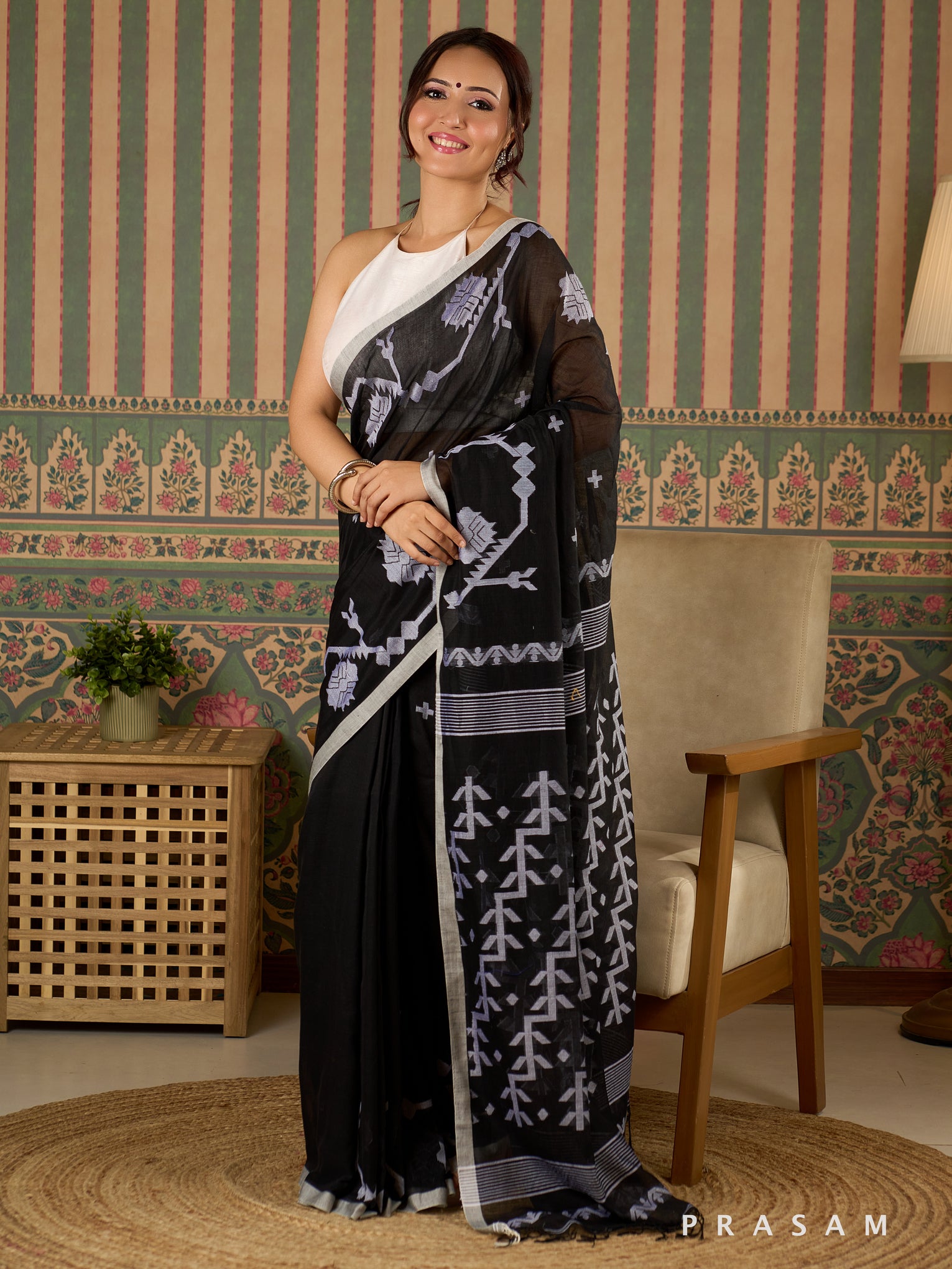 Echo of Threads Cotton Handwoven Saree.