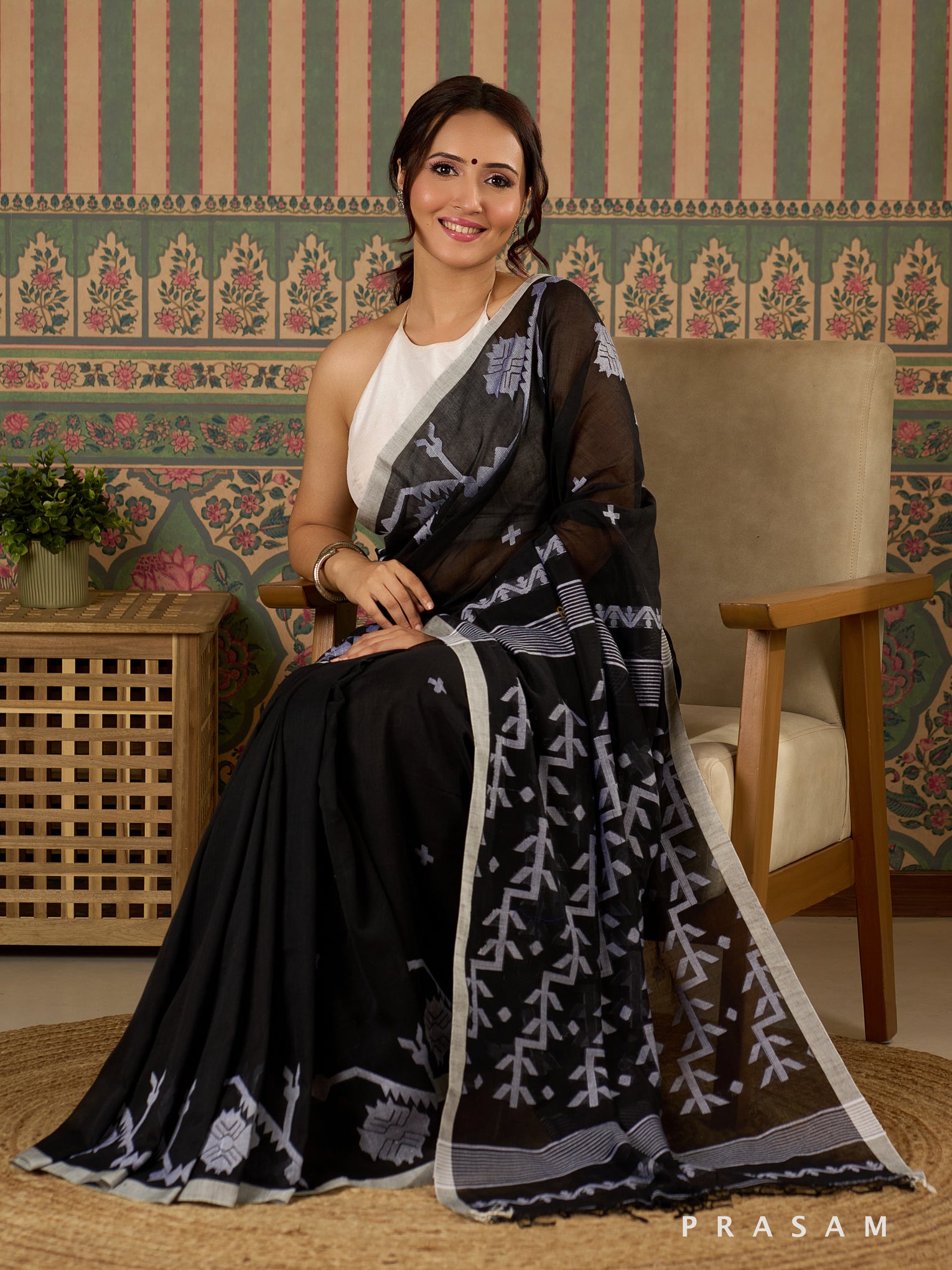 Echo of Threads Cotton Handwoven Saree.