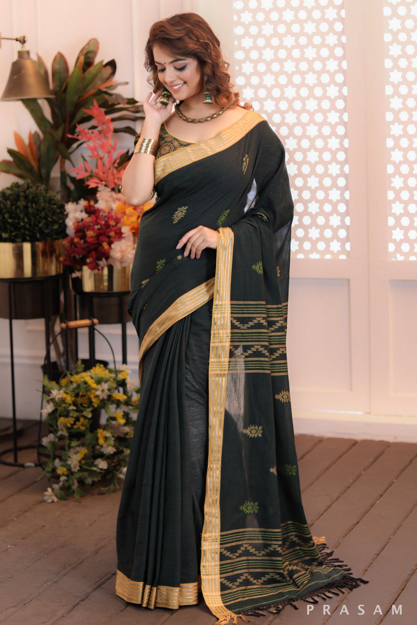 Mossy Meadow Grace ethnic cotton jamdani green saree