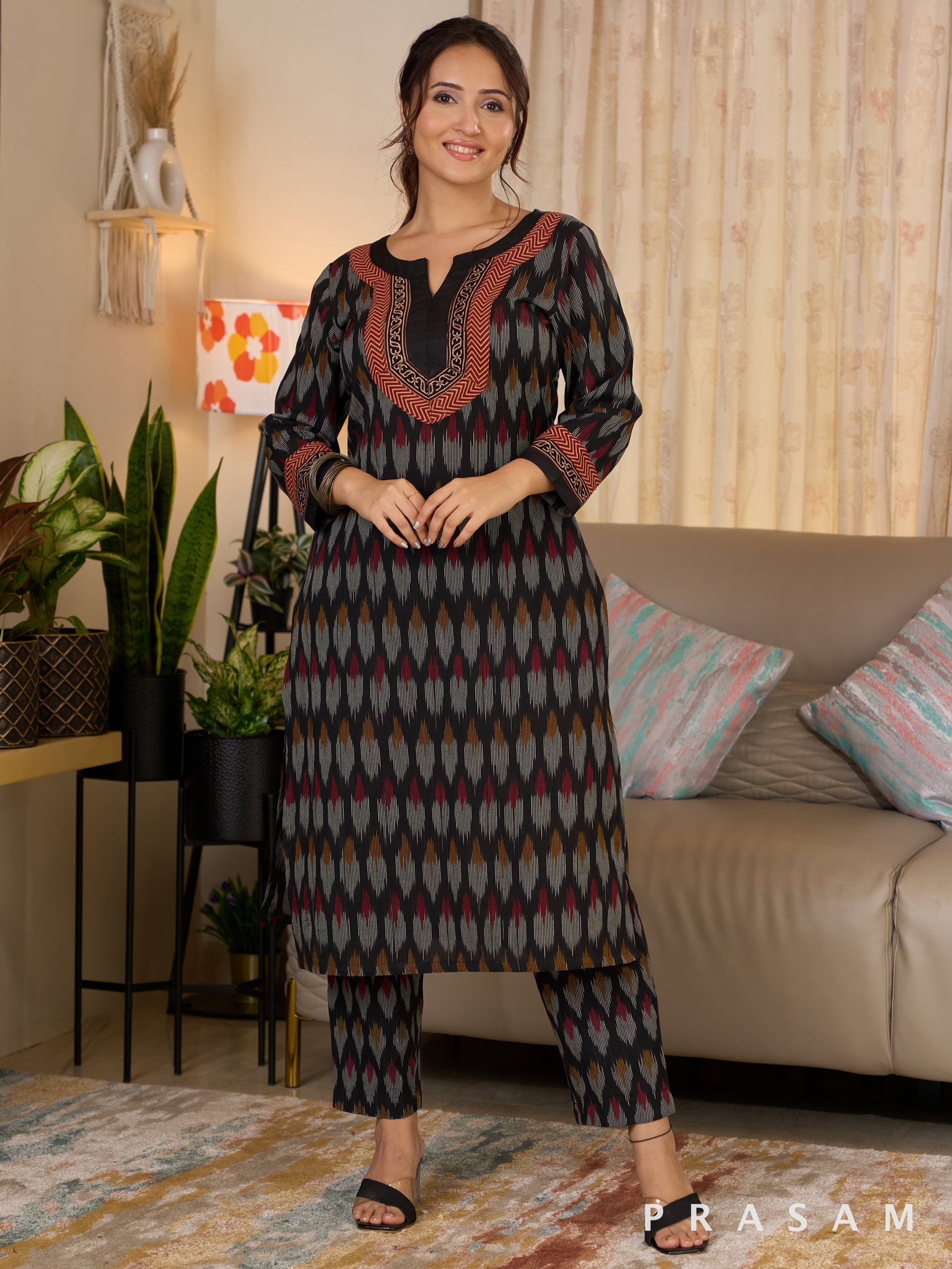 Ebon Weave Ikat Radiance Kurti Set