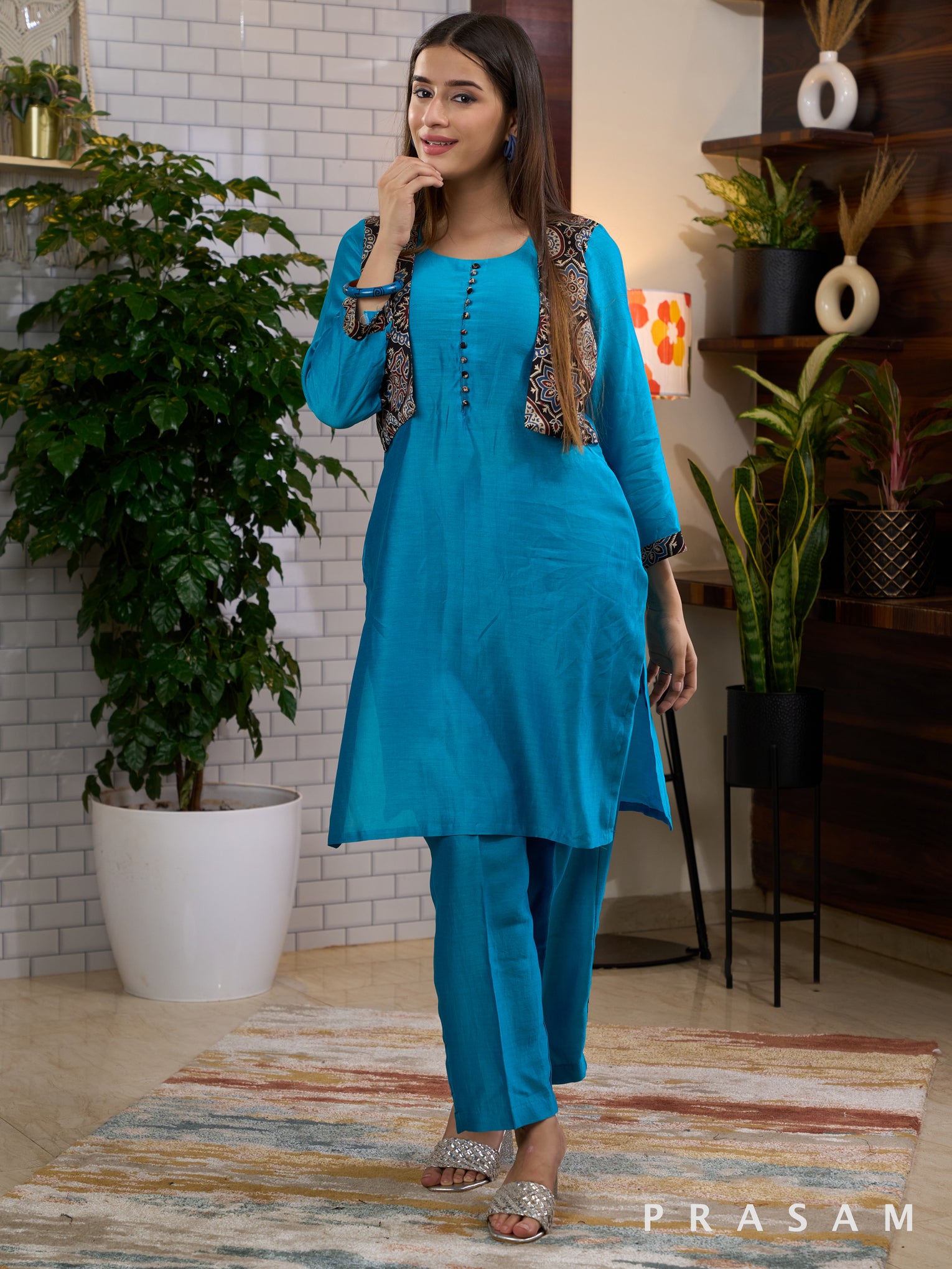 Lagoon Luxe Silk Kurta Set with Half Jacket