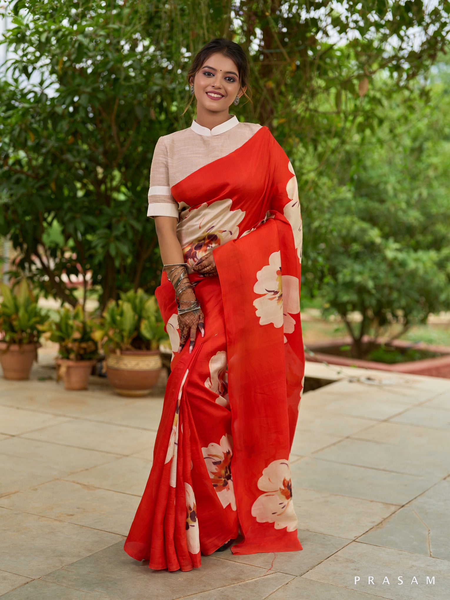 Vermilion Floral Splendor Elegant pure silk saree