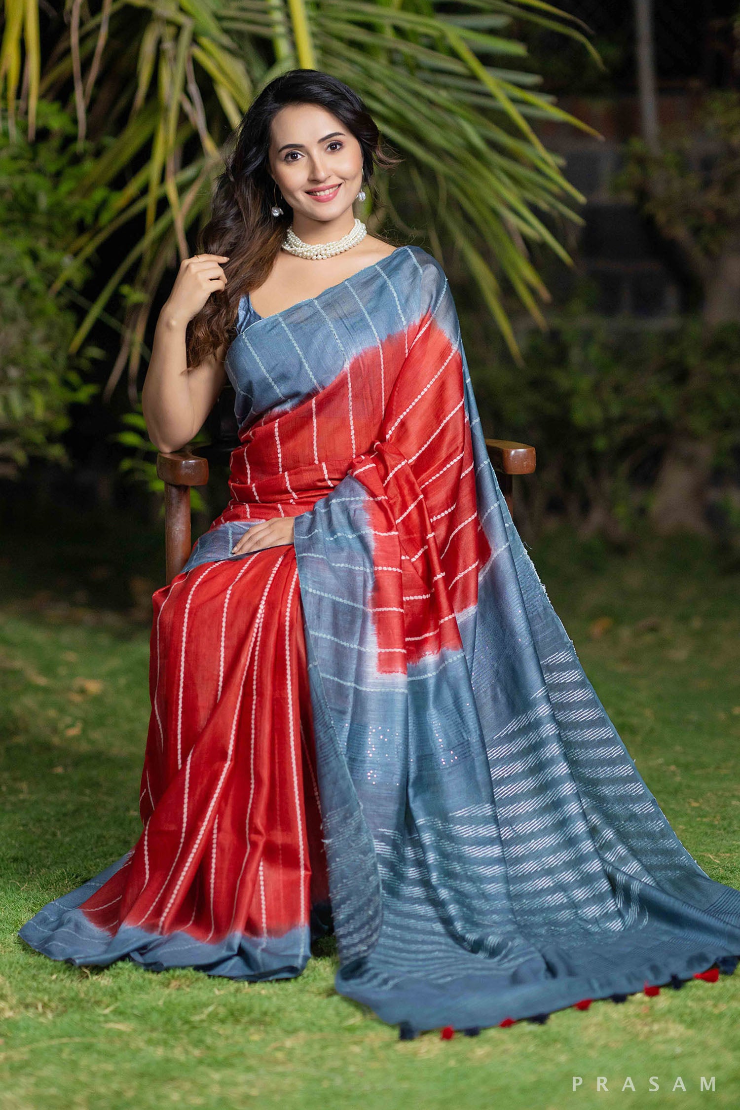 Crimson charcoal drape handwoven cotton blend saree