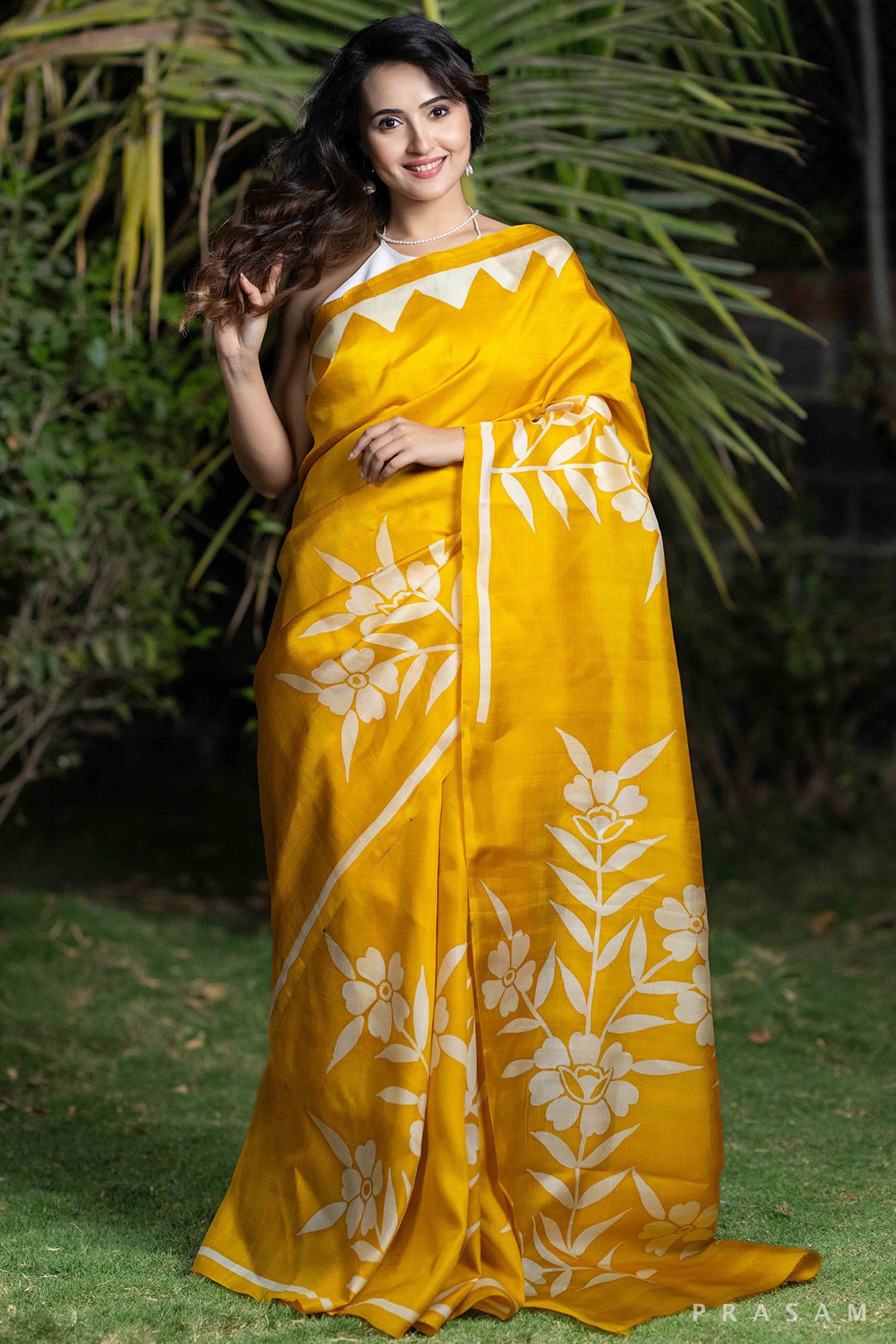 Anika Yellow Bold Floral Hand Paint Silk Saree