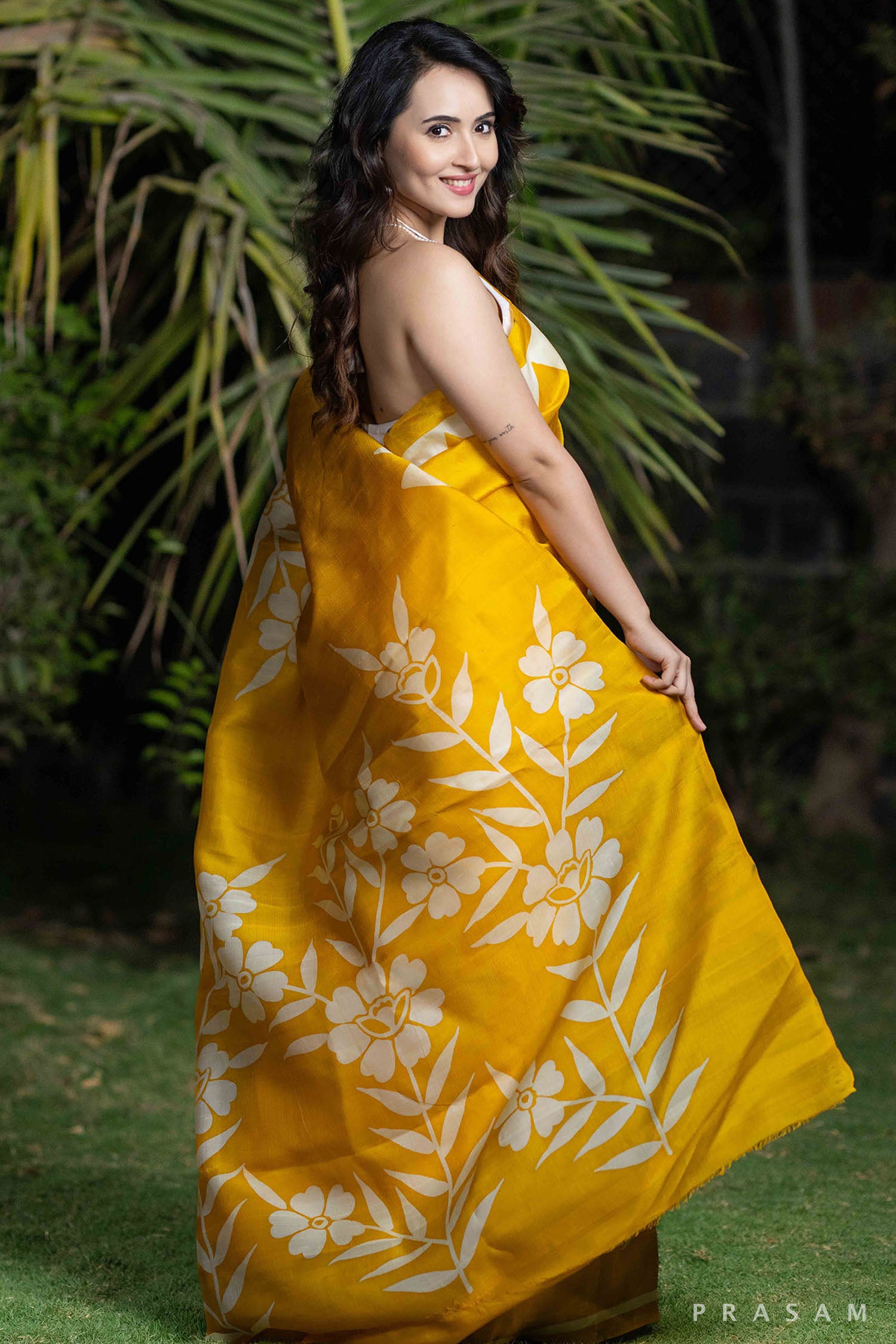 Anika Yellow Bold Floral Hand Paint Silk Saree