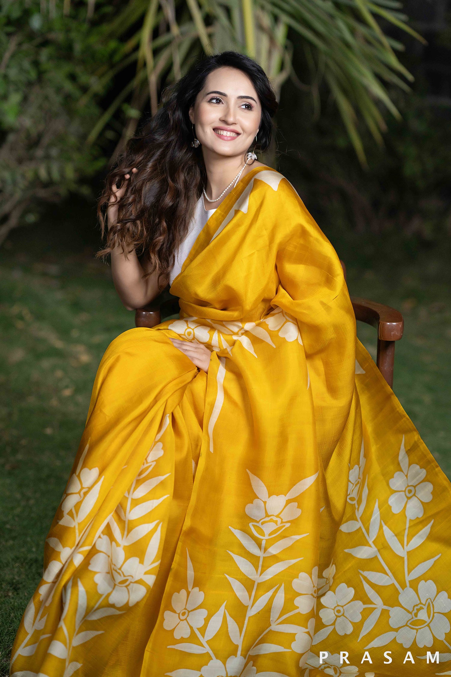 Anika Yellow Bold Floral Hand Paint Silk Saree