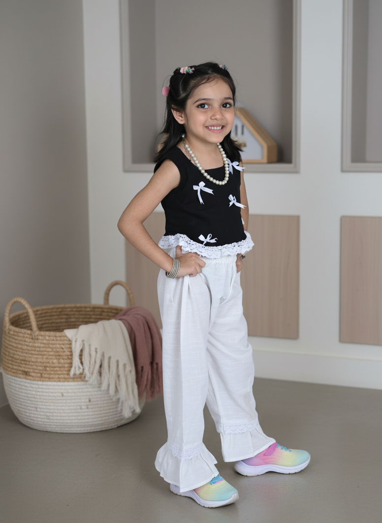 Handwoven Classic Black & White Charm