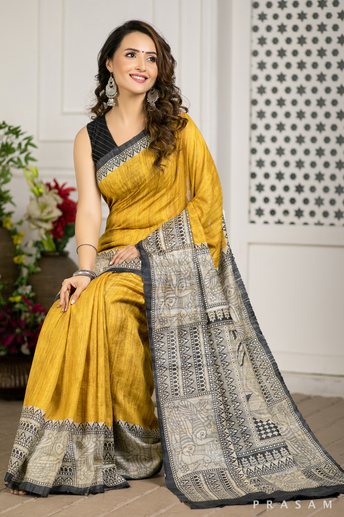 Golden Daffodil Printed Tussar Gichha Handwoven Silk Saree