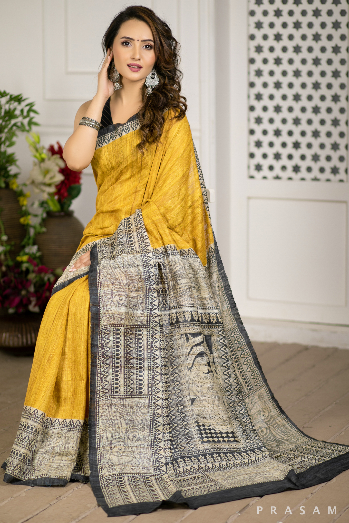 Golden Daffodil Printed Tussar Gichha Handwoven Silk Saree