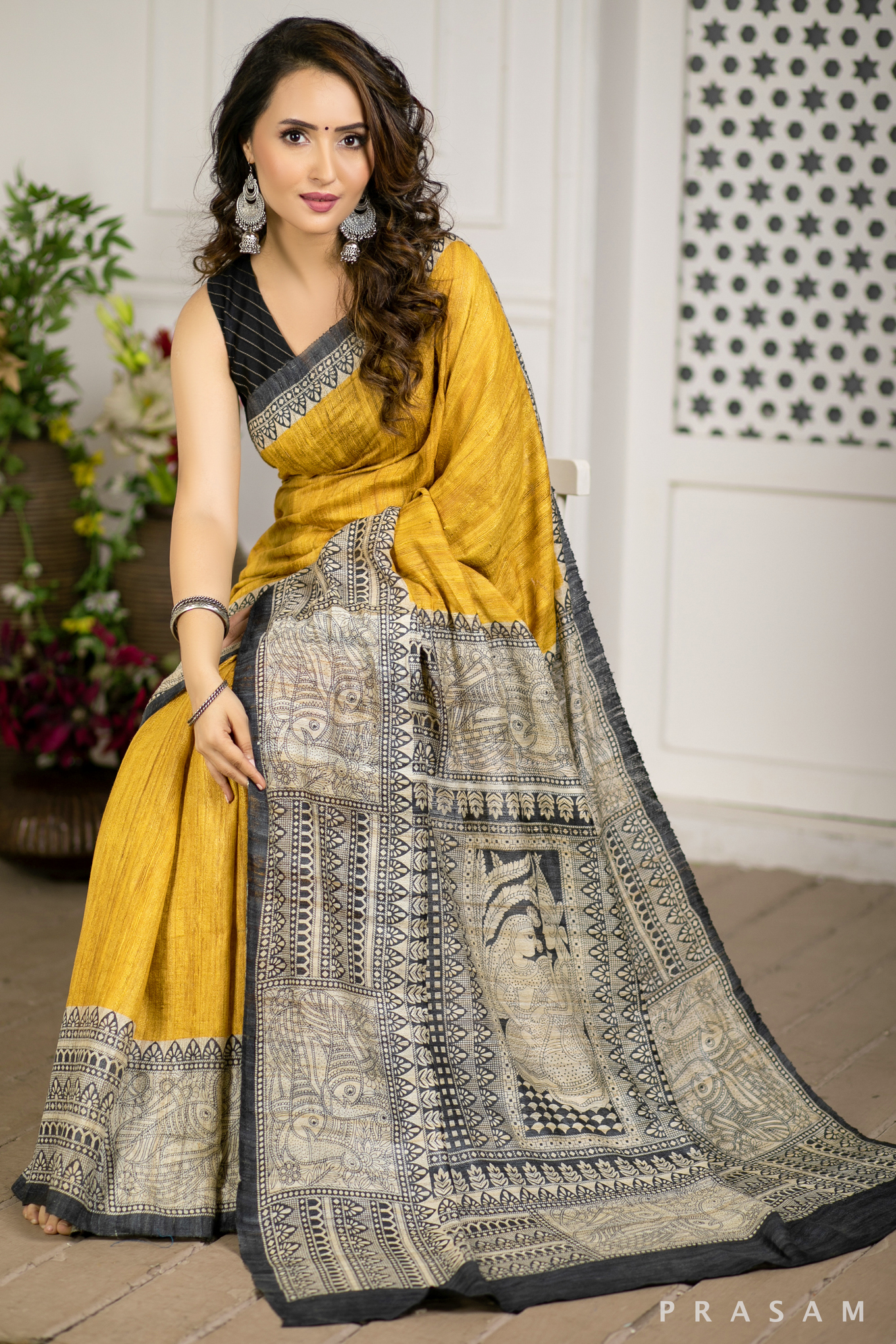 Golden Daffodil Printed Tussar Gichha Handwoven Silk Saree