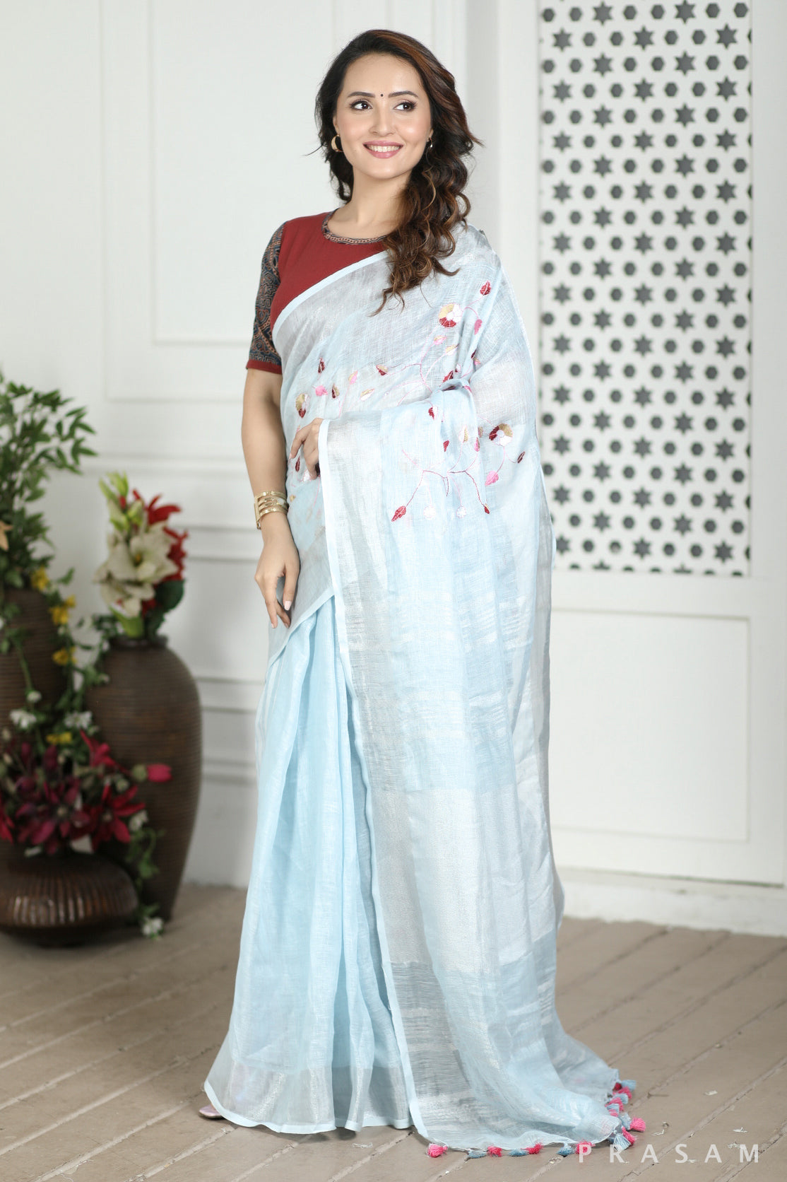 Snow Bound Embroidery Linen Saree Prasam Crafts