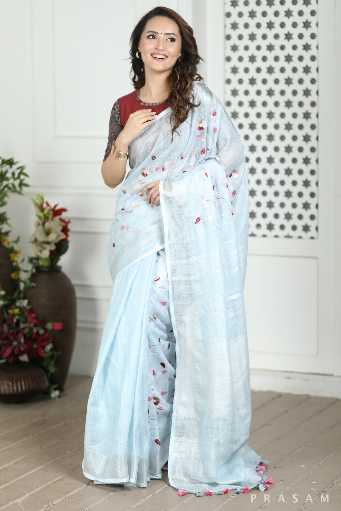 Snow Bound Embroidery Linen Saree Prasam Crafts