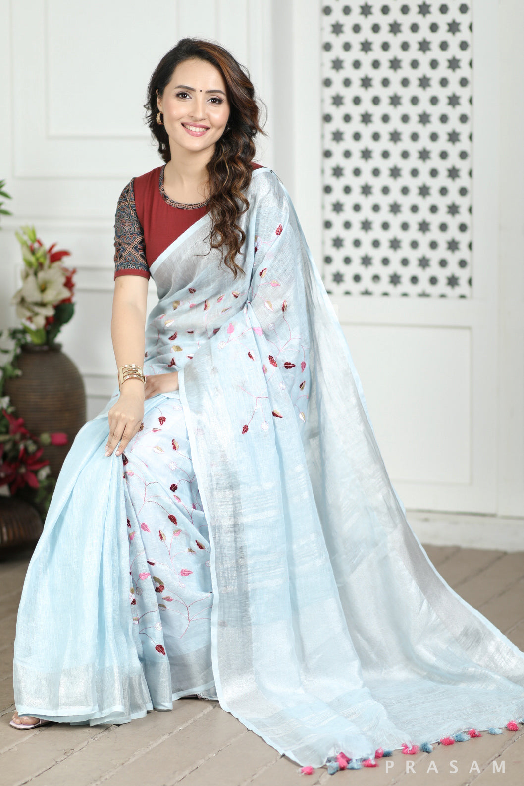 Snow Bound Embroidery Linen Saree Prasam Crafts