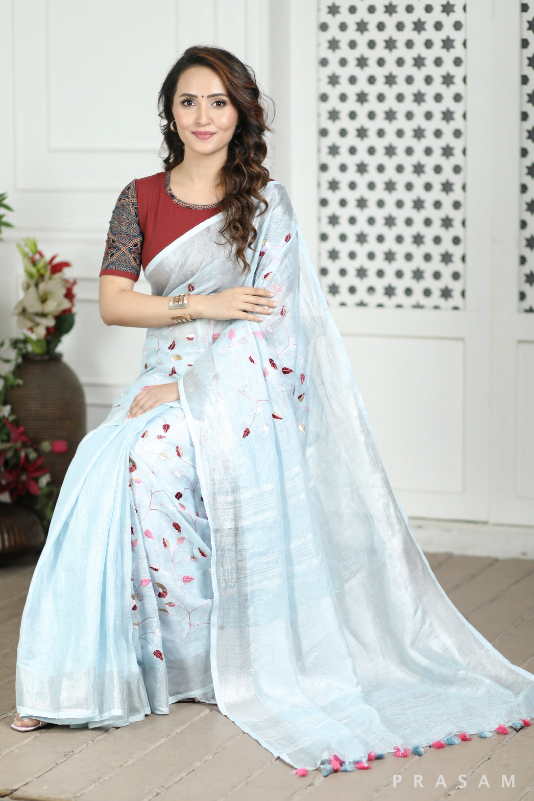 Snow Bound Embroidery Linen Saree Prasam Crafts