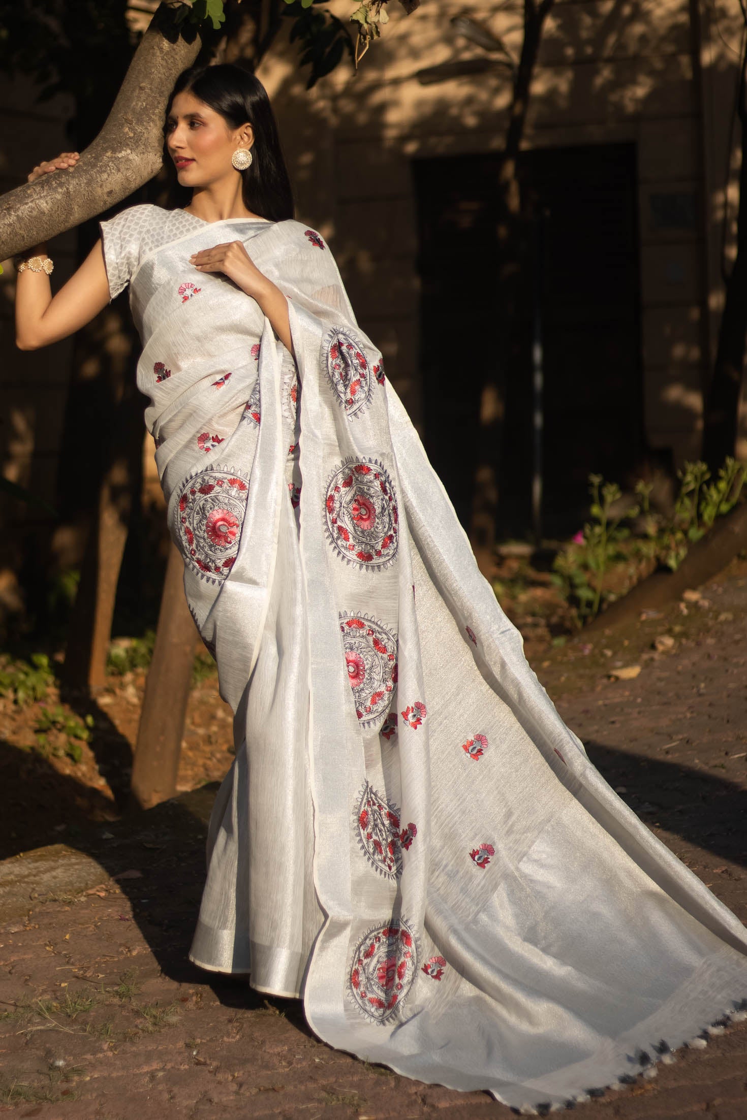 Chandini-Pure Linen Zari Embroidery Saree Prasam Crafts