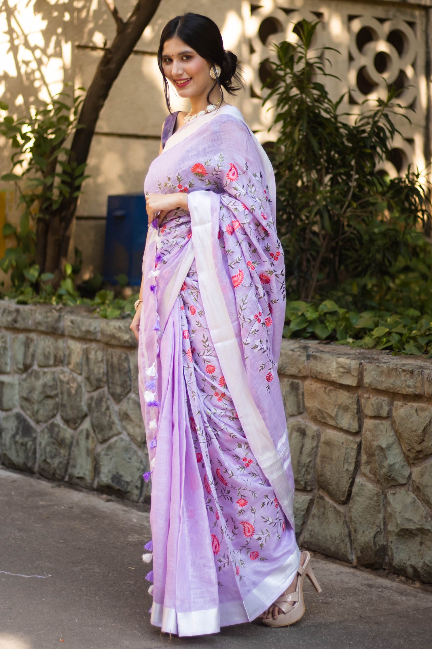 Lavender Floral Embroidery Silk Linen Saree Prasam crafts