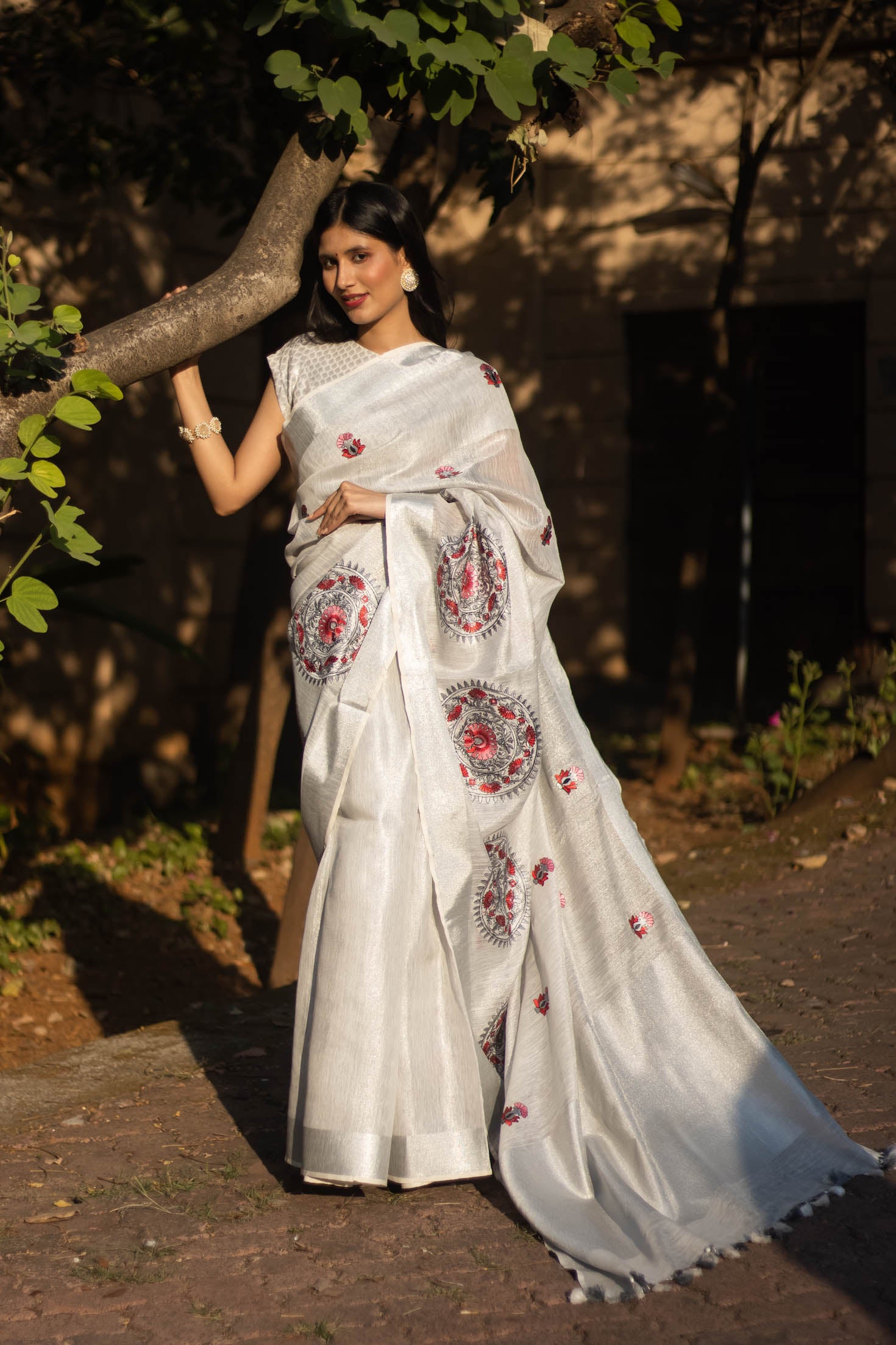 Chandini-Pure Linen Zari Embroidery Saree Prasam Crafts