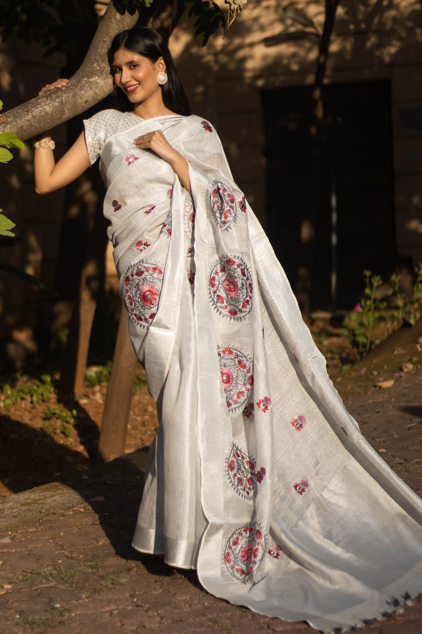 Chandini-Pure Linen Zari Embroidery Saree Prasam Crafts