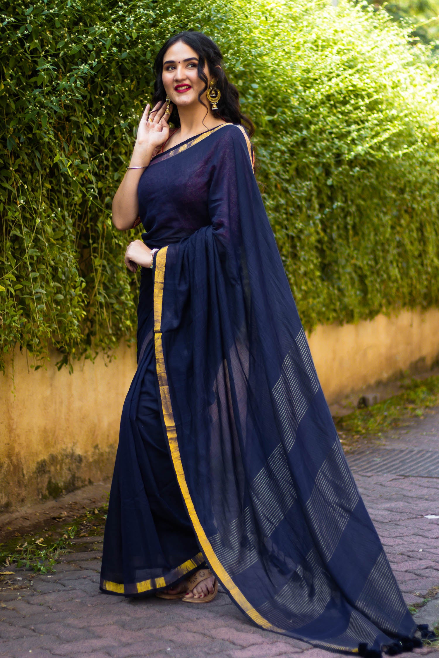 Navy Essence- Handwoven cotton Zari Saree Prasam Crafts