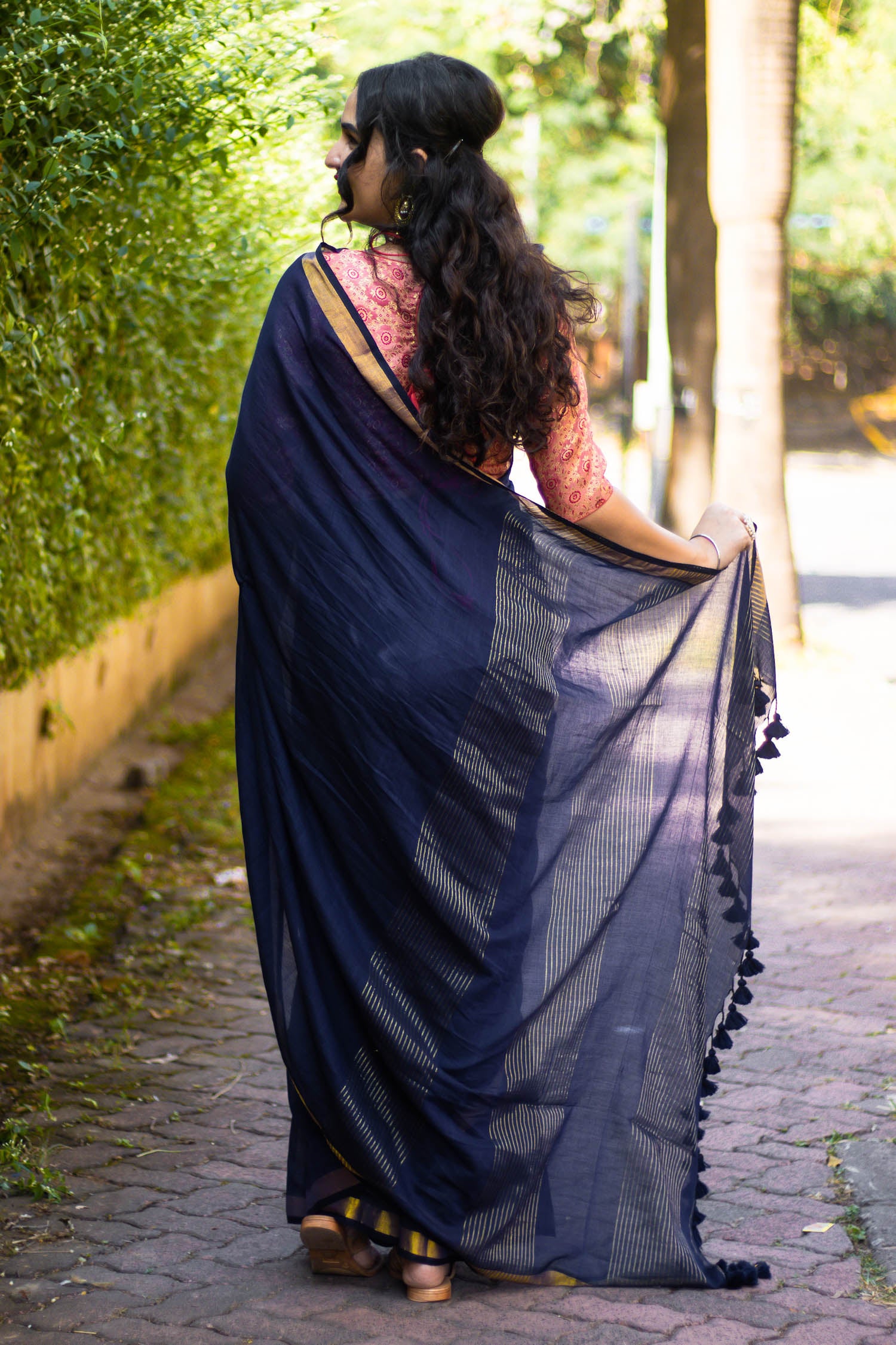 Navy Essence- Handwoven cotton Zari Saree Prasam Crafts