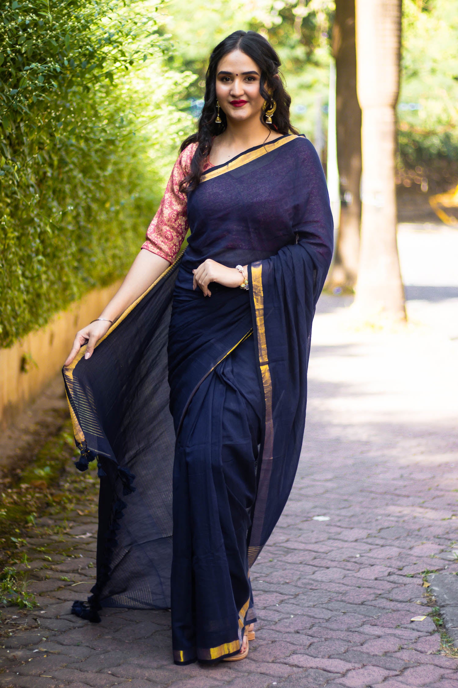 Navy Essence- Handwoven cotton Zari Saree Prasam Crafts