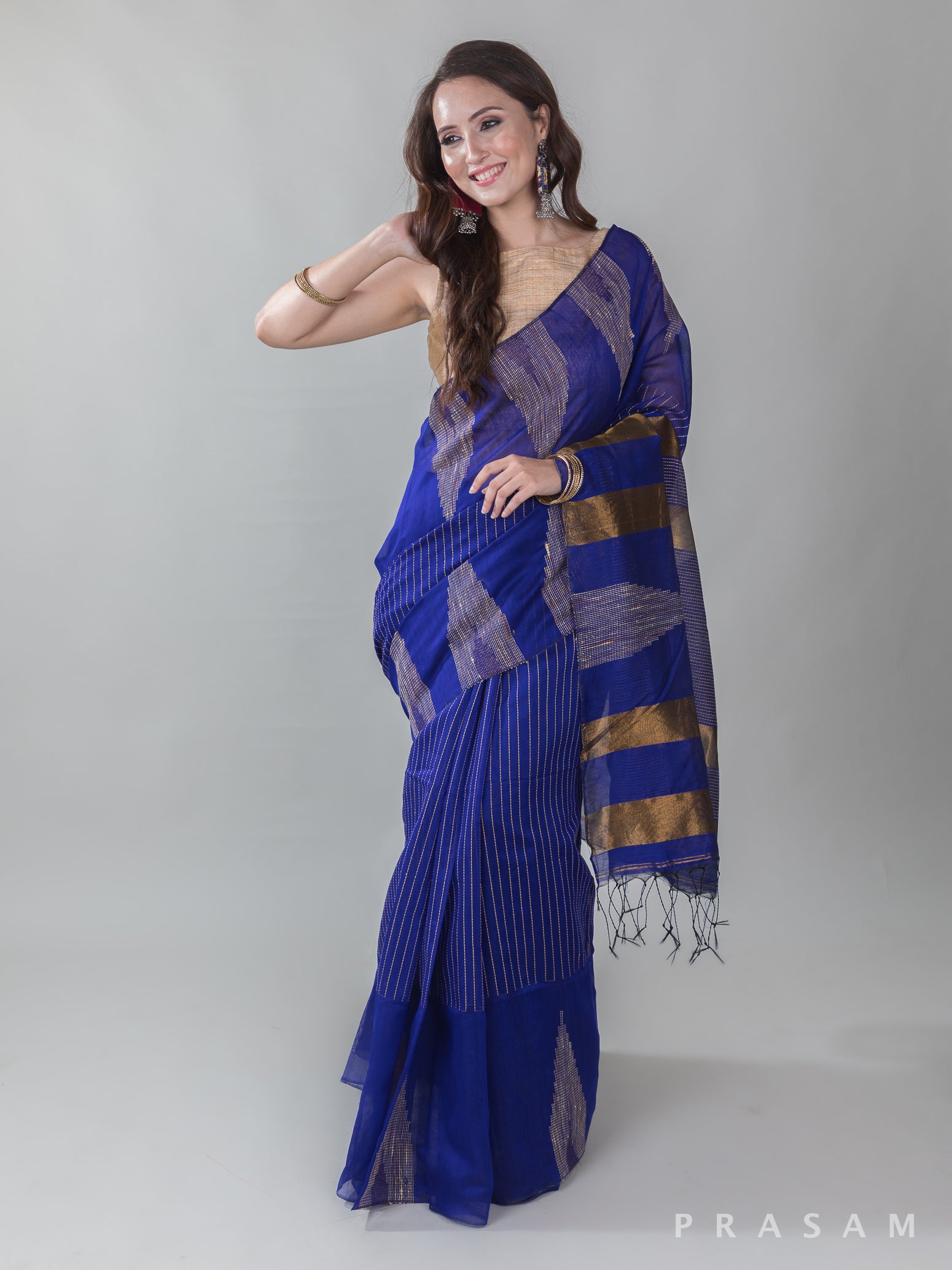 Navy Space-Cotton Kantah Handwoven Saree