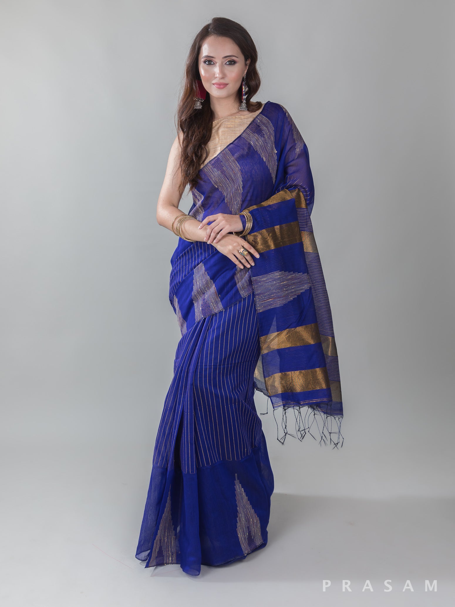 Navy Space-Cotton Kantah Handwoven Saree