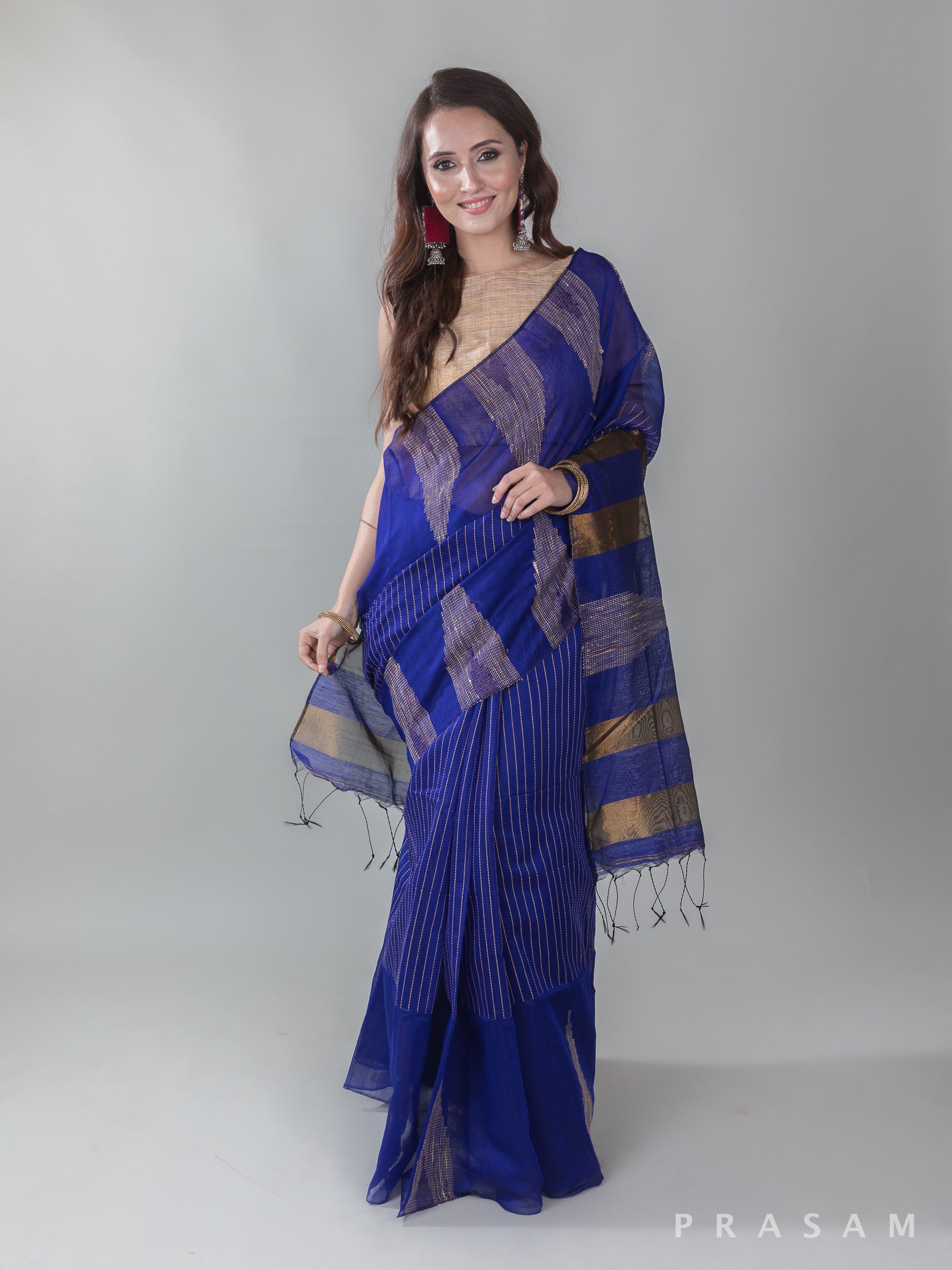 Navy Space-Cotton Kantah Handwoven Saree