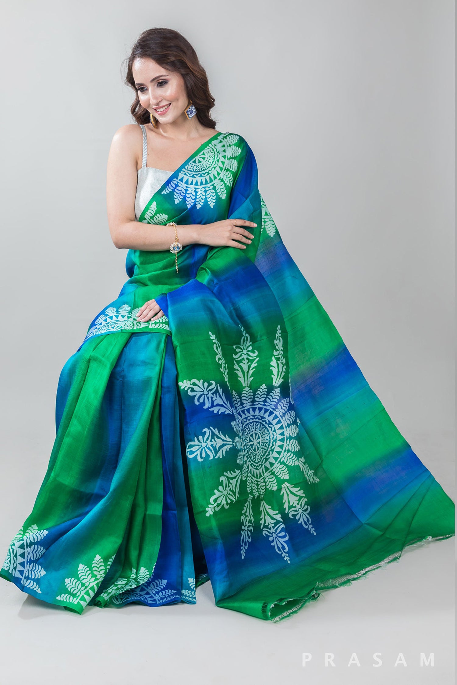 Asthetic Ombre-Hand Batik Silk Saree prasam crafts