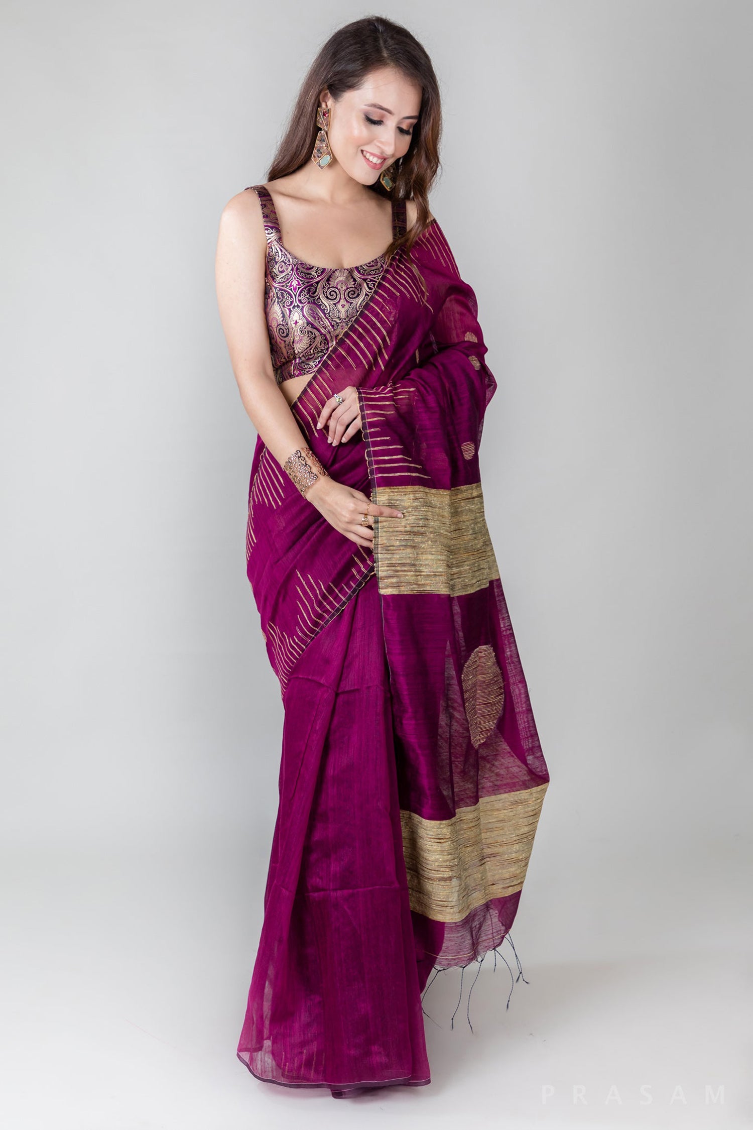 Berry Beauty-Art Silk Jamdani Weave Saree Prasam Crafts