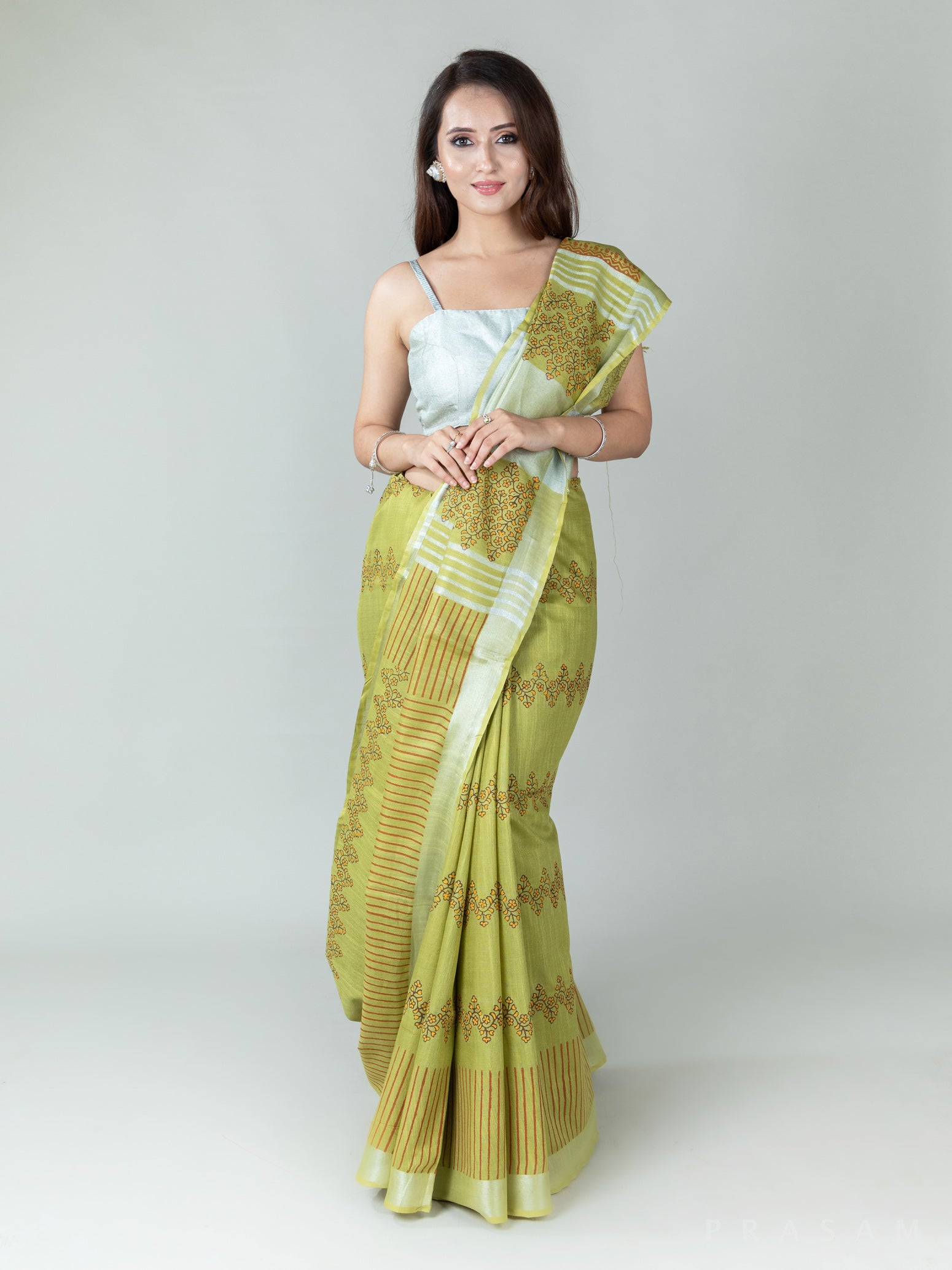 Thoughtfully Niche Saree, Cotton Hand Block Print Saree, Exquisite Craftsmanship, Traditional Artistry, Premium Quality Cotton, Comfortable and Breathable, Unique and Artisanal, Timeless Beauty, Prasam Crafts