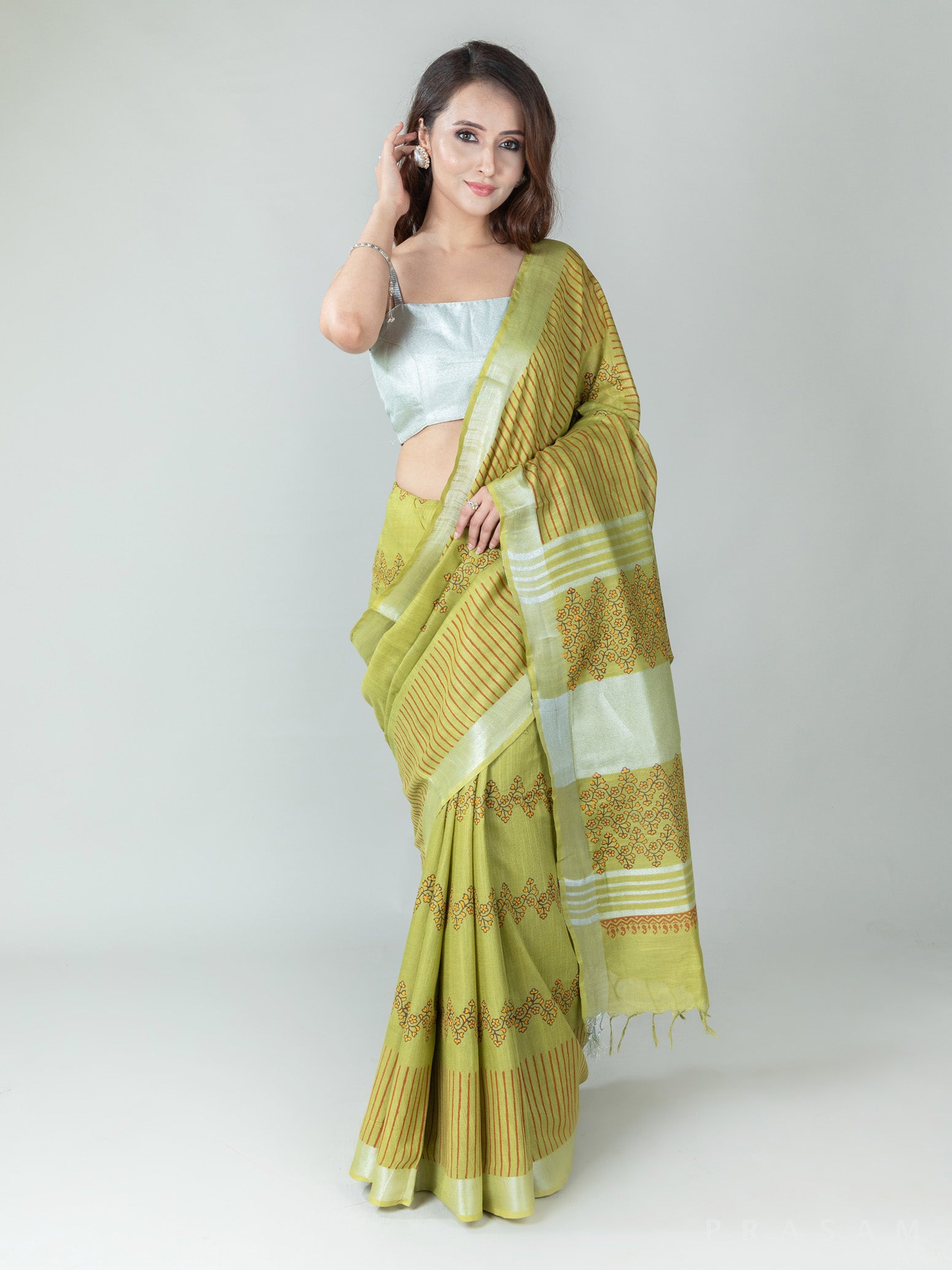 Thoughtfully Niche Saree, Cotton Hand Block Print Saree, Exquisite Craftsmanship, Traditional Artistry, Premium Quality Cotton, Comfortable and Breathable, Unique and Artisanal, Timeless Beauty, Prasam Crafts